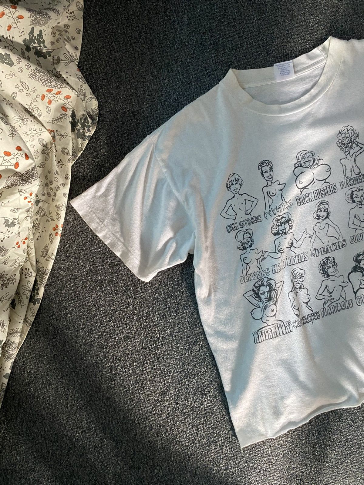 Other Vintage 90's Boobs Tits Parody Tee. Size US M / EU 48-50 / 2 - 2 Thumbnail
