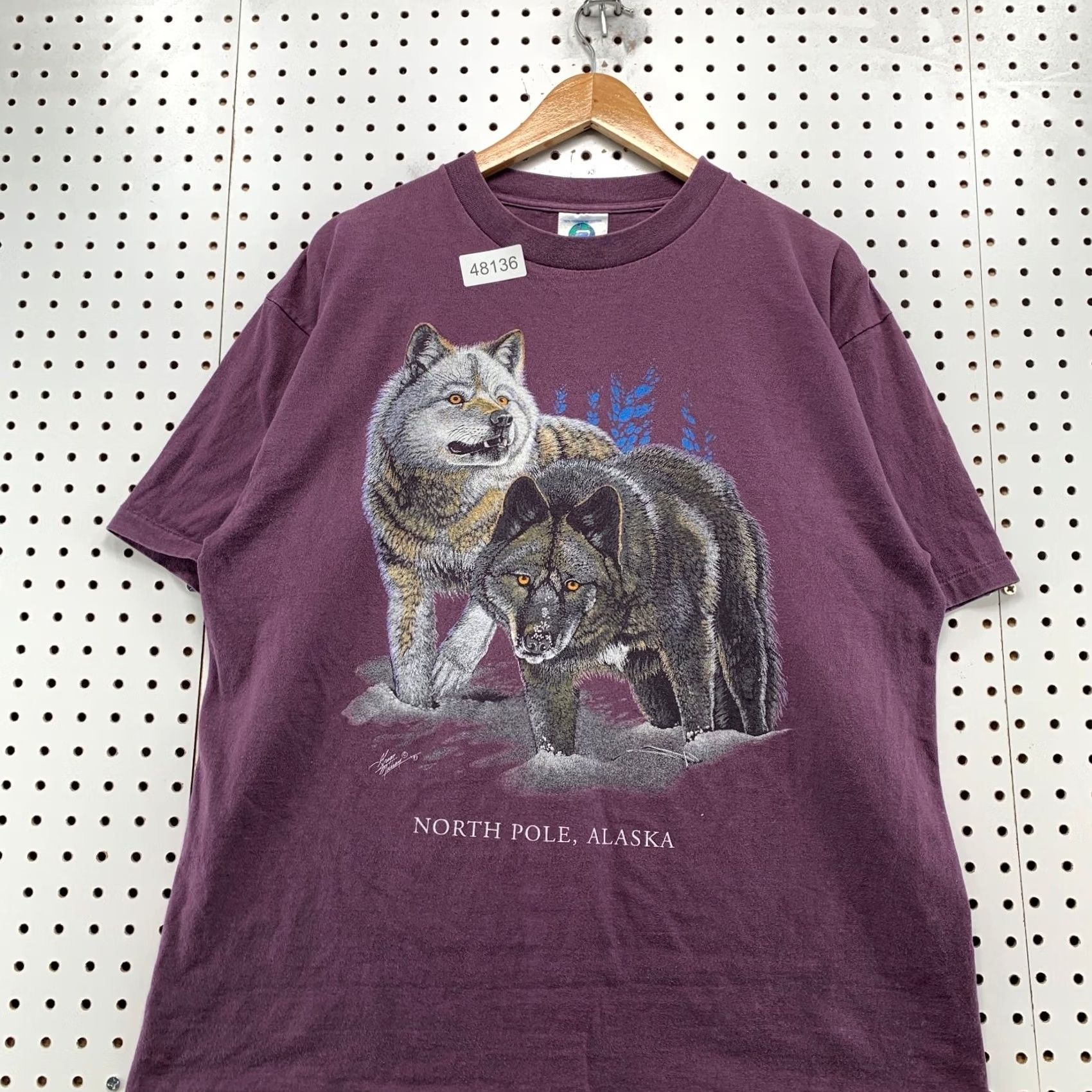 Vintage VINTAGE Belton Alaska Wolf Nature T-Shirt Men L Purple USA 1990s Graphic Print Short Sleeve Crew Neck Shirt Mens Size US L / EU 52-54 / 3 - 7 Thumbnail