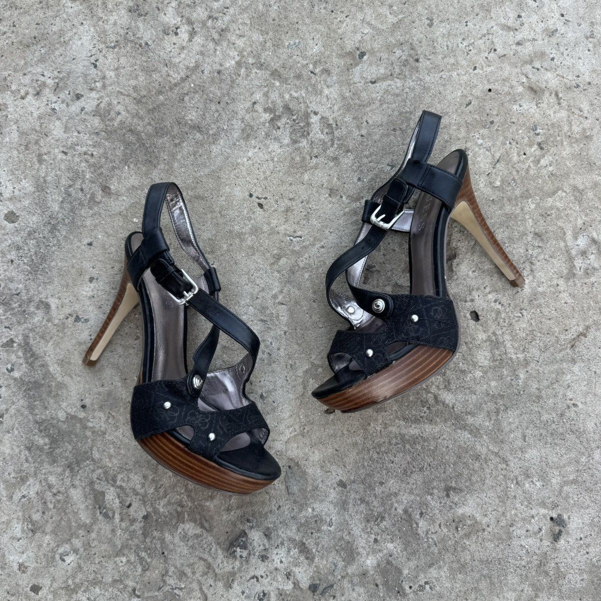 Guess Vintage Guess Heels Size 36 Women’s Shoes Size US 6 / IT 36 - 6 Thumbnail