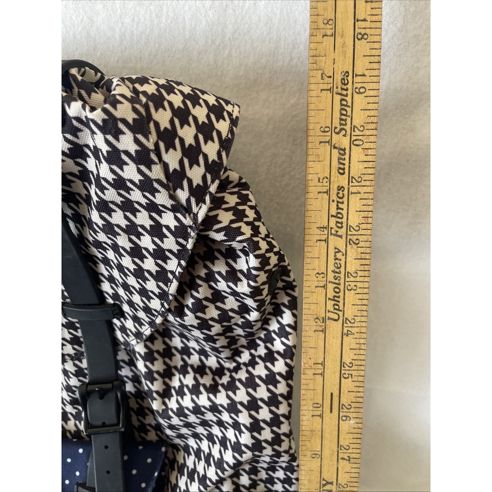 Herschel Supply Co. Herschel Backpack - Laptop Case- Black/ White Exterior-EUC Size ONE SIZE - 15 Thumbnail