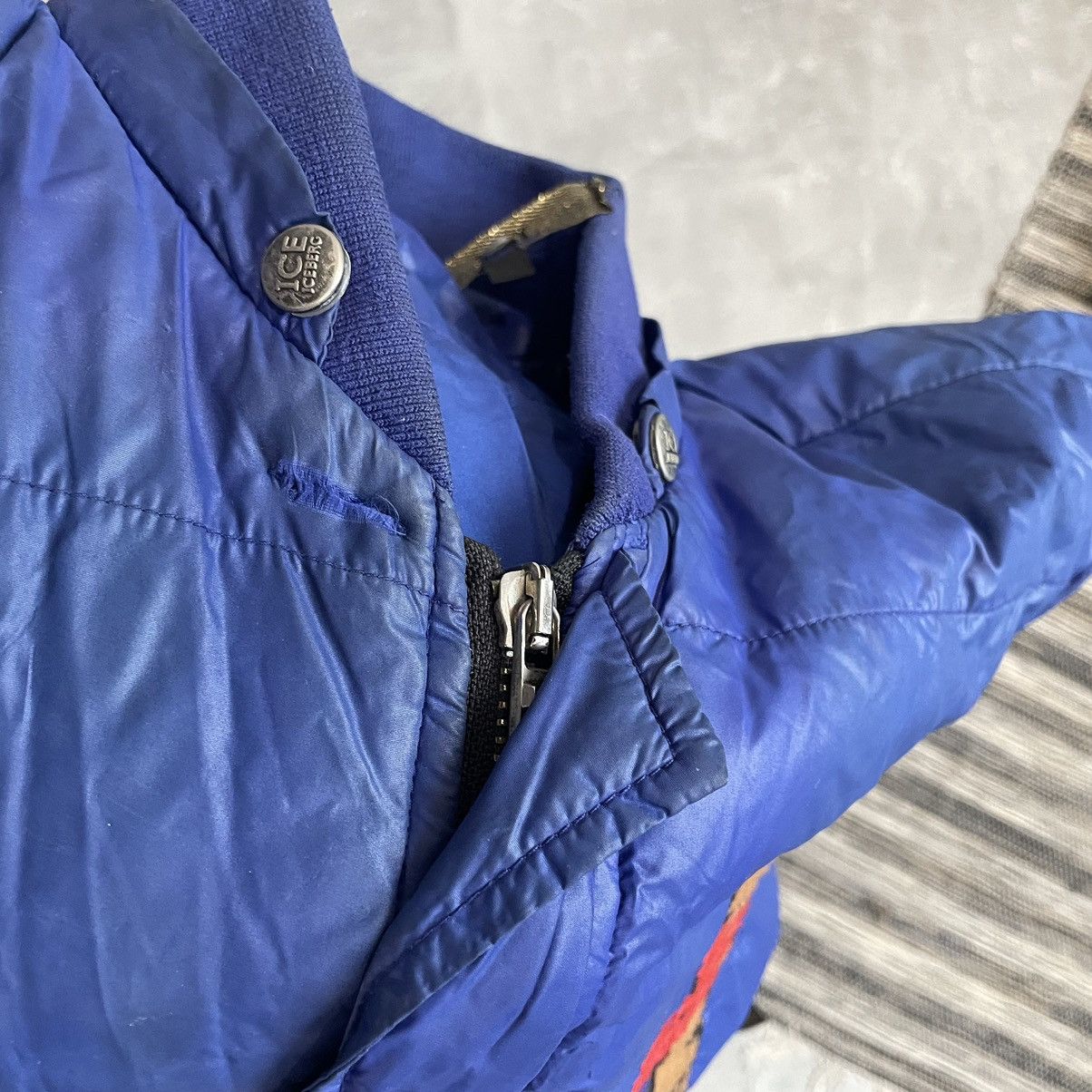 Iceberg Iceberg jacket puff distress big logo 90s vintage punk rock Size US S / EU 44-46 / 1 - 6 Thumbnail