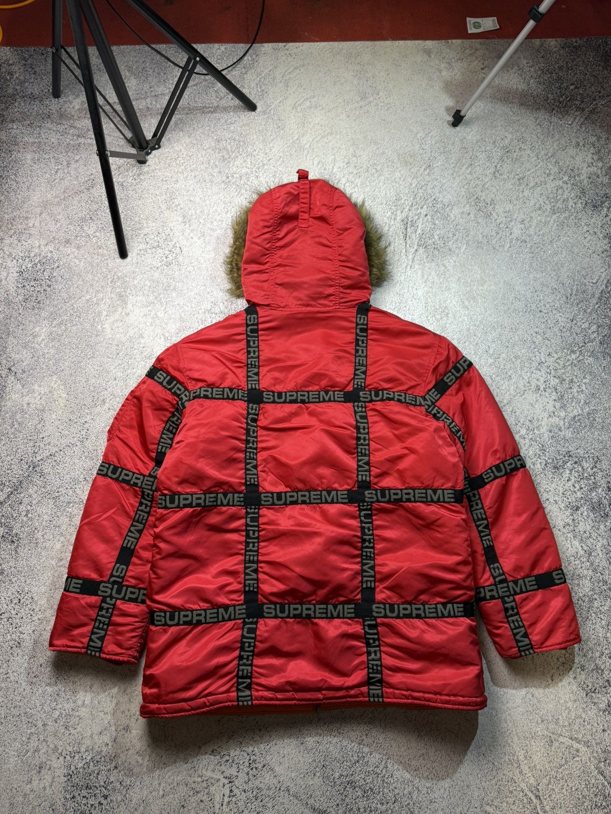 Supreme Supreme Logo Tape N-3B Parka Size US M / EU 48-50 / 2 - 23 Thumbnail