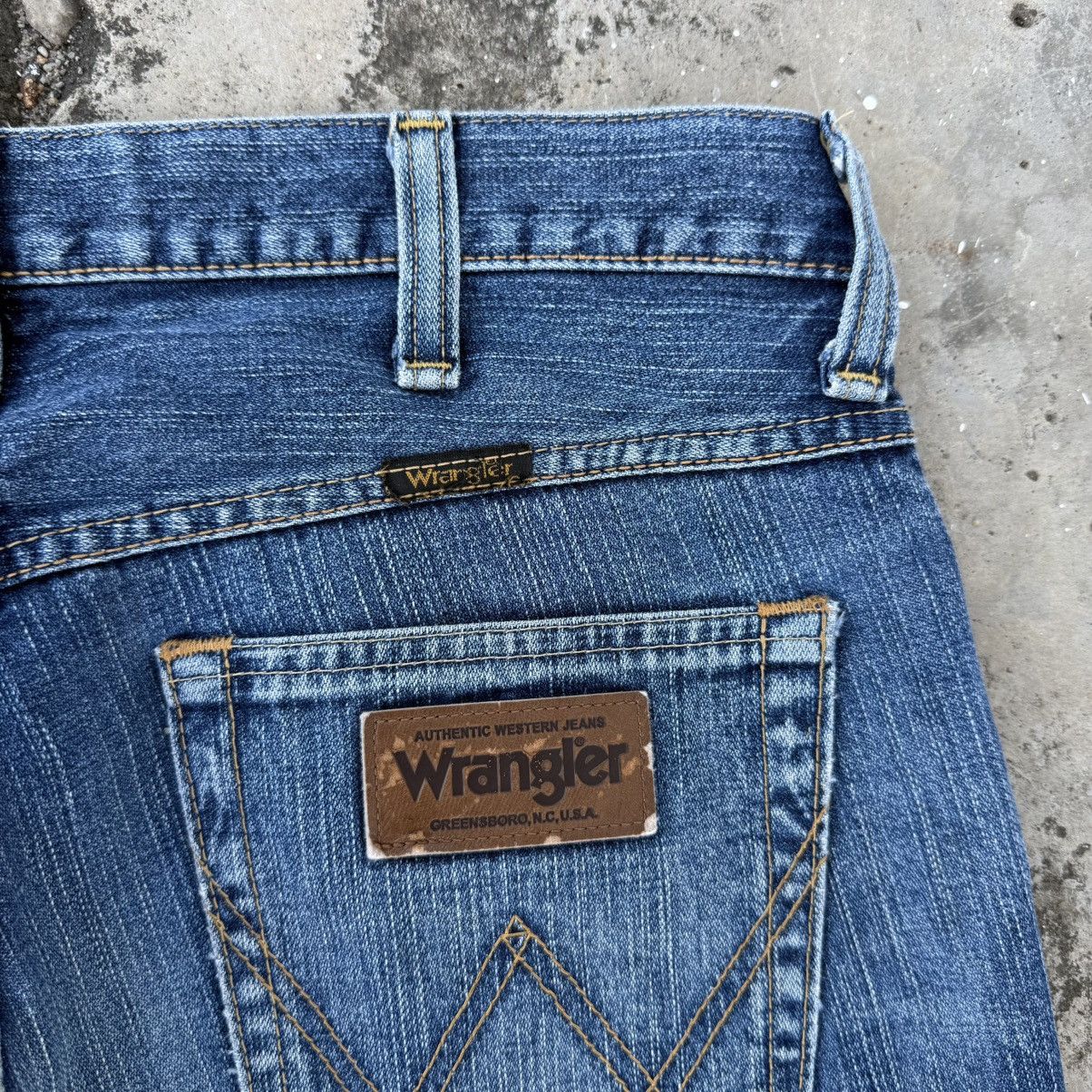 Vintage × Wrangler VINTAGE WRANGLER FADED RIPPED JEANS DENIM PANTS Size US 34 / EU 50 - 11 Thumbnail