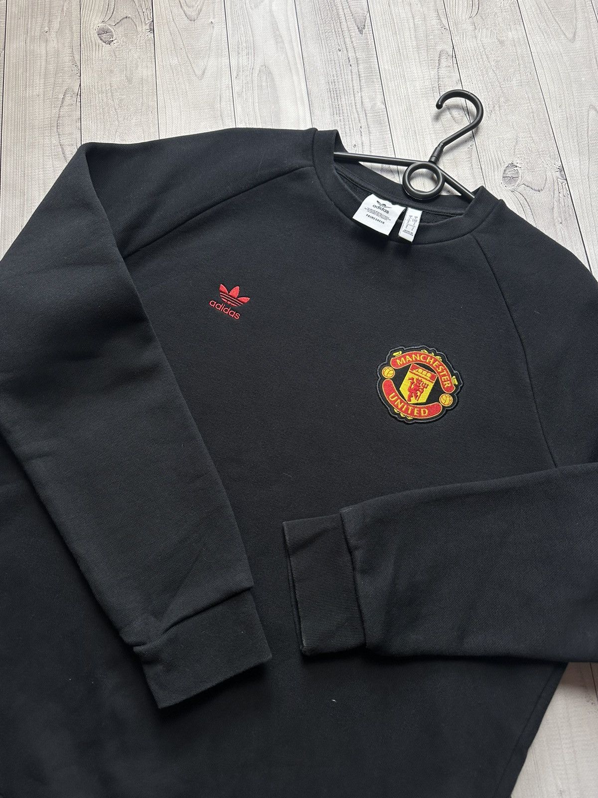 Adidas × Vintage Adidas Manchester United soccer sweatshirt size L logo Size US L / EU 52-54 / 3 - 5 Thumbnail