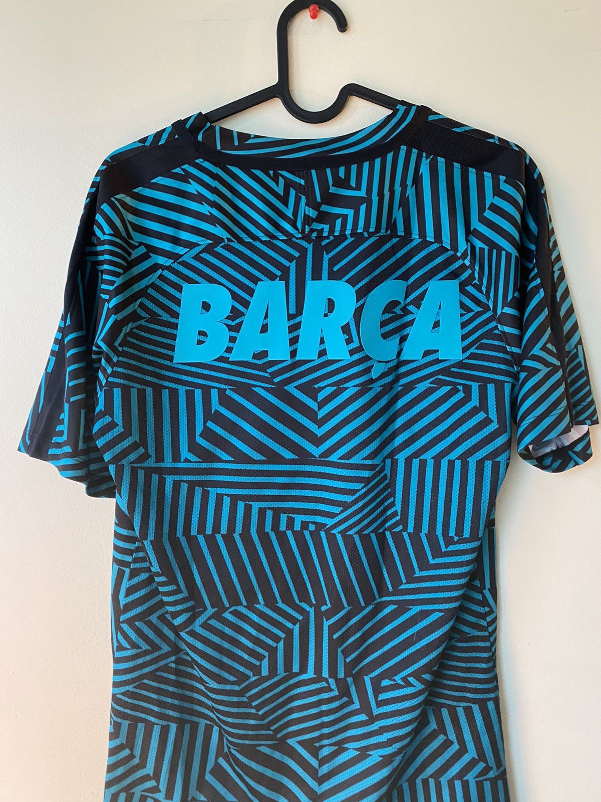 Nike Barcelona 2016/17 Training Top Size US L / EU 52-54 / 3 - 5 Thumbnail