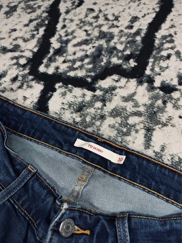 Levi's Levis 711 skinny jeans 30 32 navy blue Size 30" / US 8 / IT 44 - 5 Thumbnail