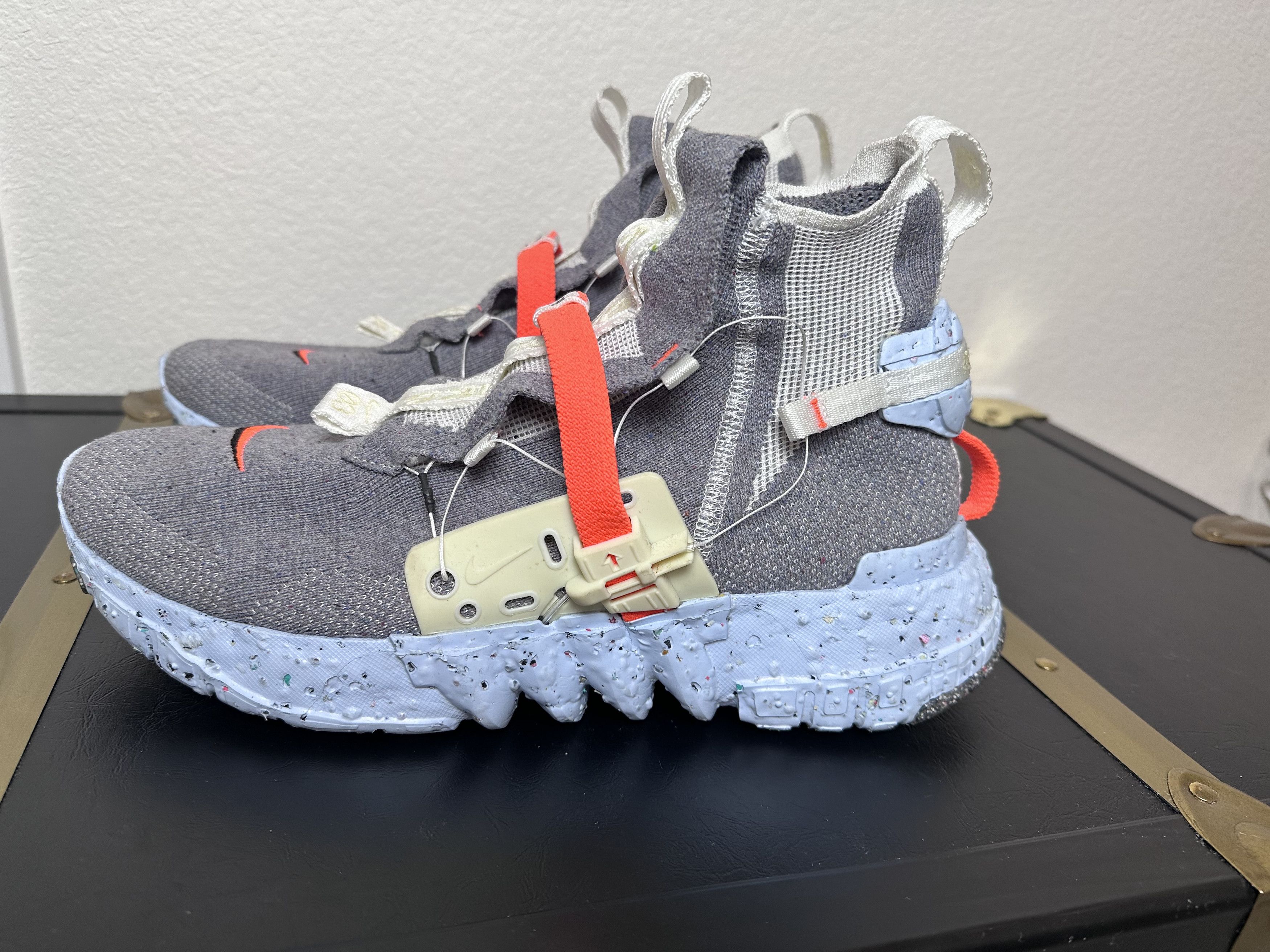 Nike Nike Space Hippie 03 - Vast Grey/Hyper Crimson Size US 10.5 / EU 43-44 - 1 Thumbnail