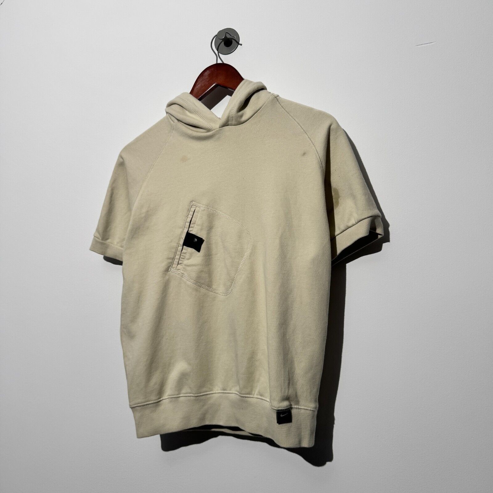 Nike Vintage Nike Unisex Beige Cotton Hoodie Size L Short Sleeve Size US L / EU 52-54 / 3 - 3 Thumbnail