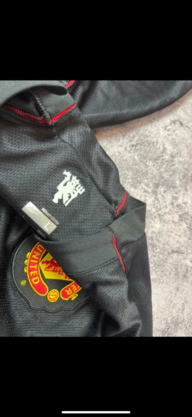 Nike Vintage nike Manchester United soccer jersey black size L Size US L / EU 52-54 / 3 - 3 Thumbnail