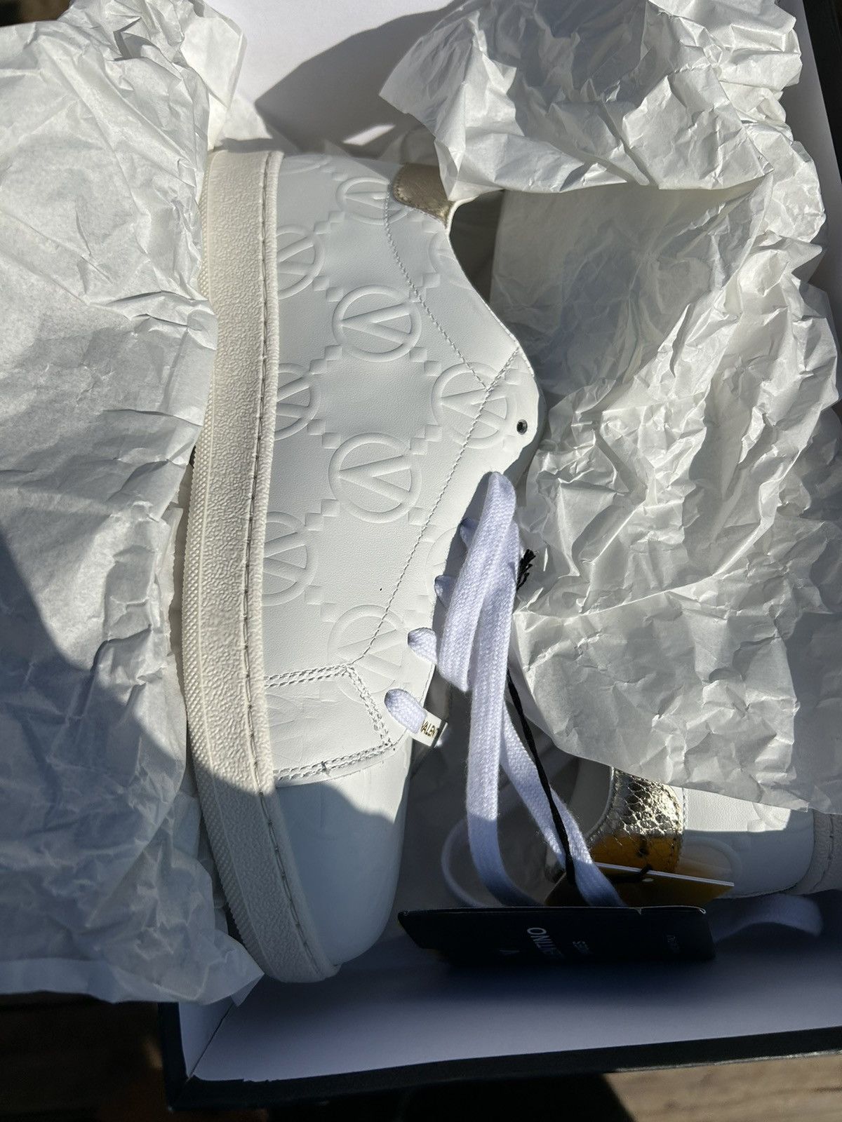 Mario Valentino Valentino White Sneakers with Cream Detail Size US 9 / IT 39 - 2 Thumbnail