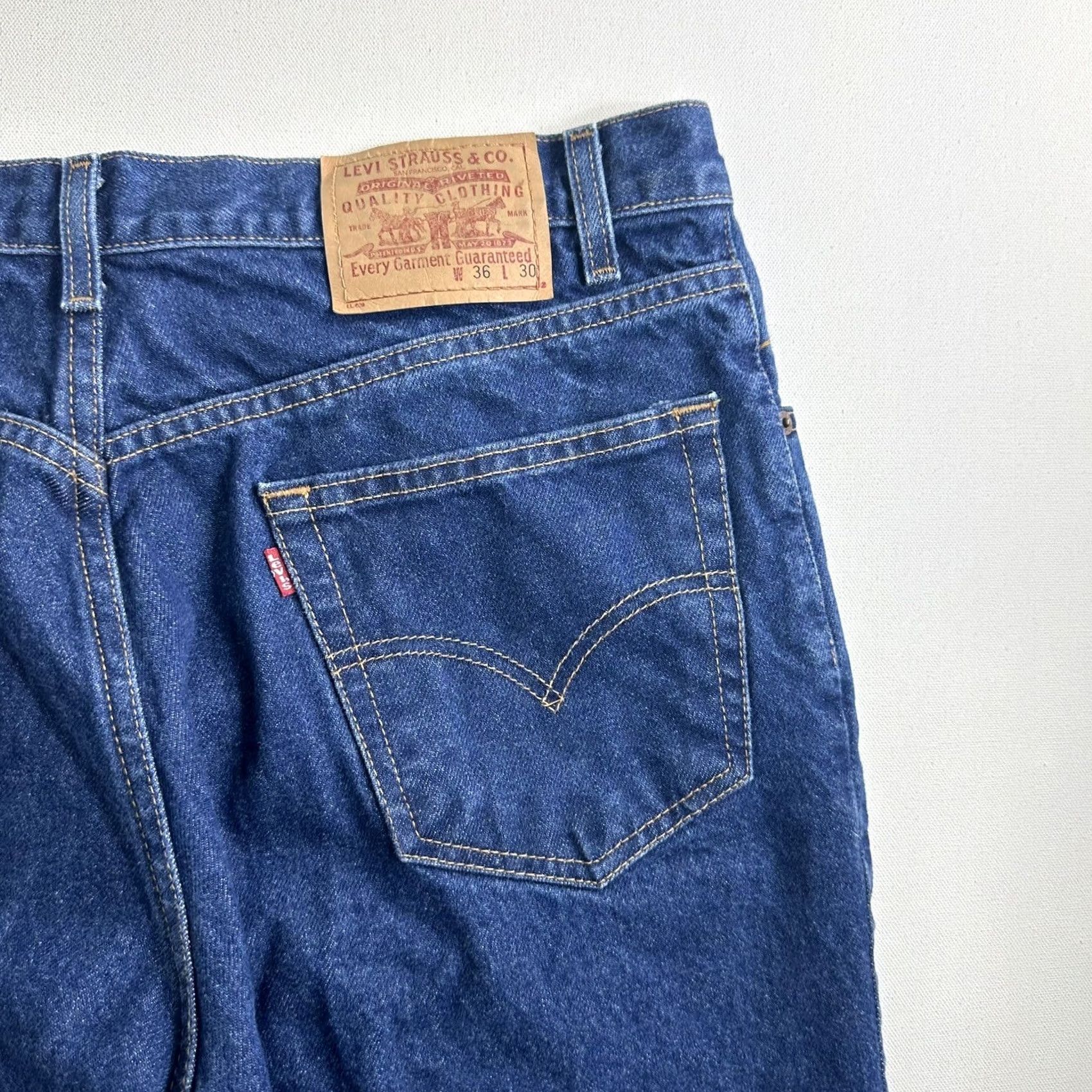 Levi's VINTAGE Levi's Jeans Mens 36x30 Blue Relaxed Straight Leg Med Wash 2001 Size US 36 / EU 52 - 6 Thumbnail