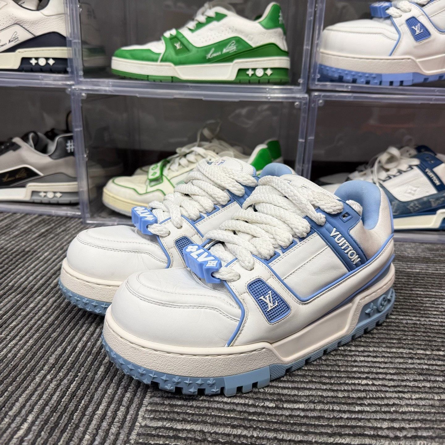 Louis Vuitton Louis Vuitton Training Blue Lowtop Sneakers 7.5 Men Size US 7.5 / EU 40-41 - 1 Thumbnail