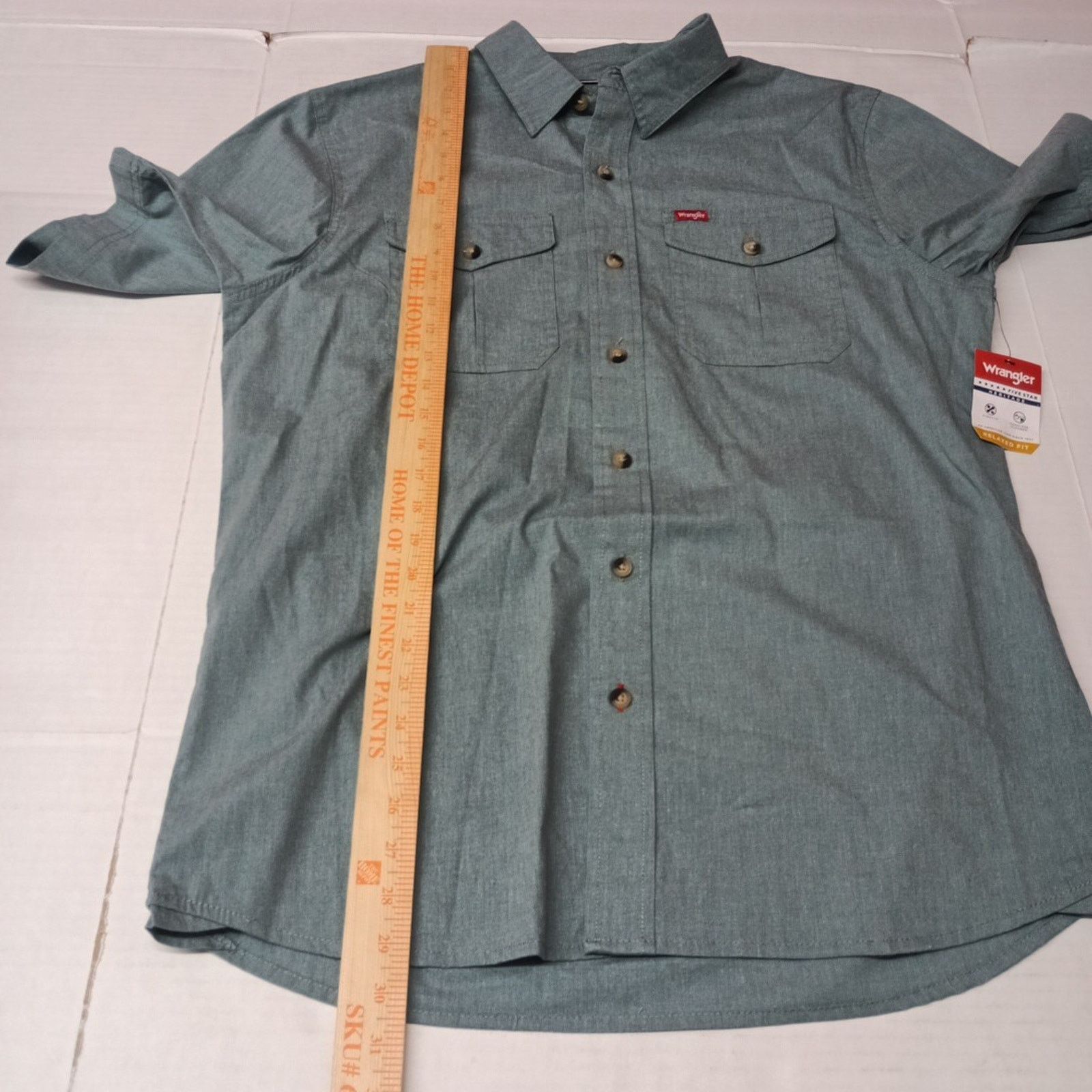 Wrangler Wrangler Men's Relaxed Woven Button Up Shirt Size M Green Size US M / EU 48-50 / 2 - 5 Thumbnail
