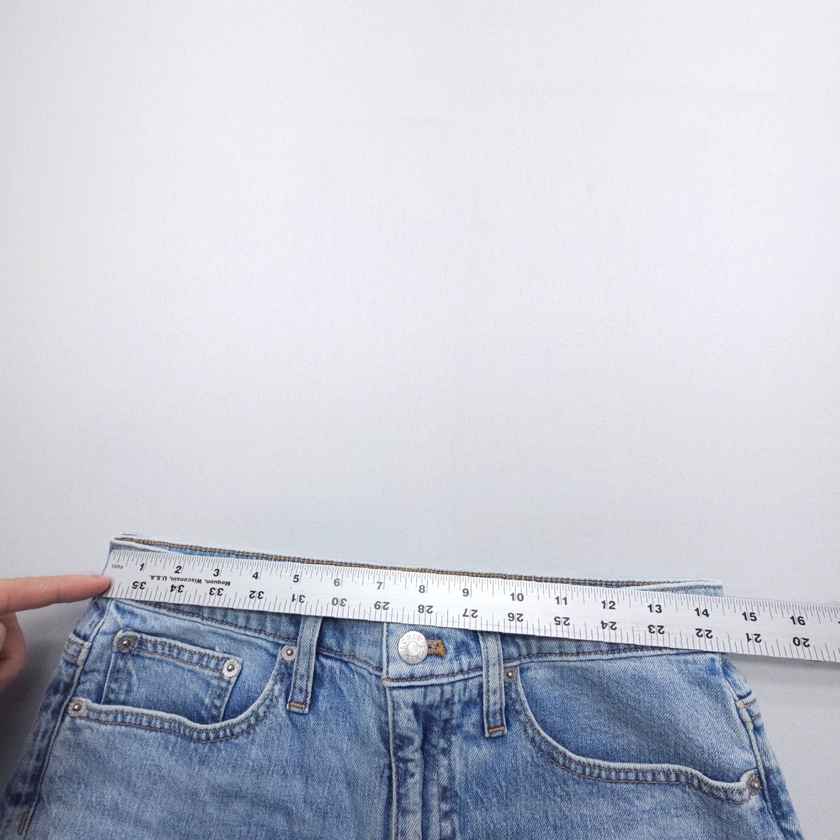 J.Crew VINTAGE J. Crew Relaxed Boyfriend Jeans Size 26 Blue Denim Light Distressed City Womens Jeans 1990s 2000s Size 26" / US 2 / IT 38 - 7 Thumbnail