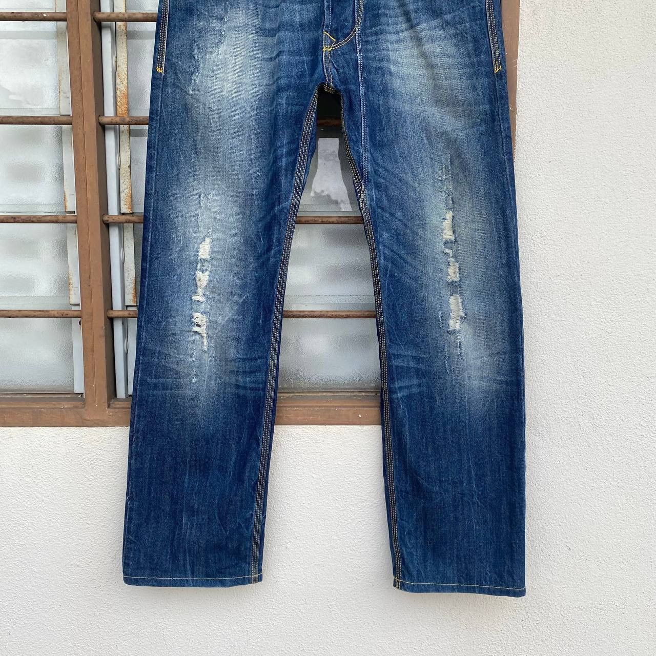 Diesel DIESEL INDUSTRY TIMMEN REGULAR STRAIGHT DISTRESSED BJO7-15 Size US 30 / EU 46 - 9 Thumbnail