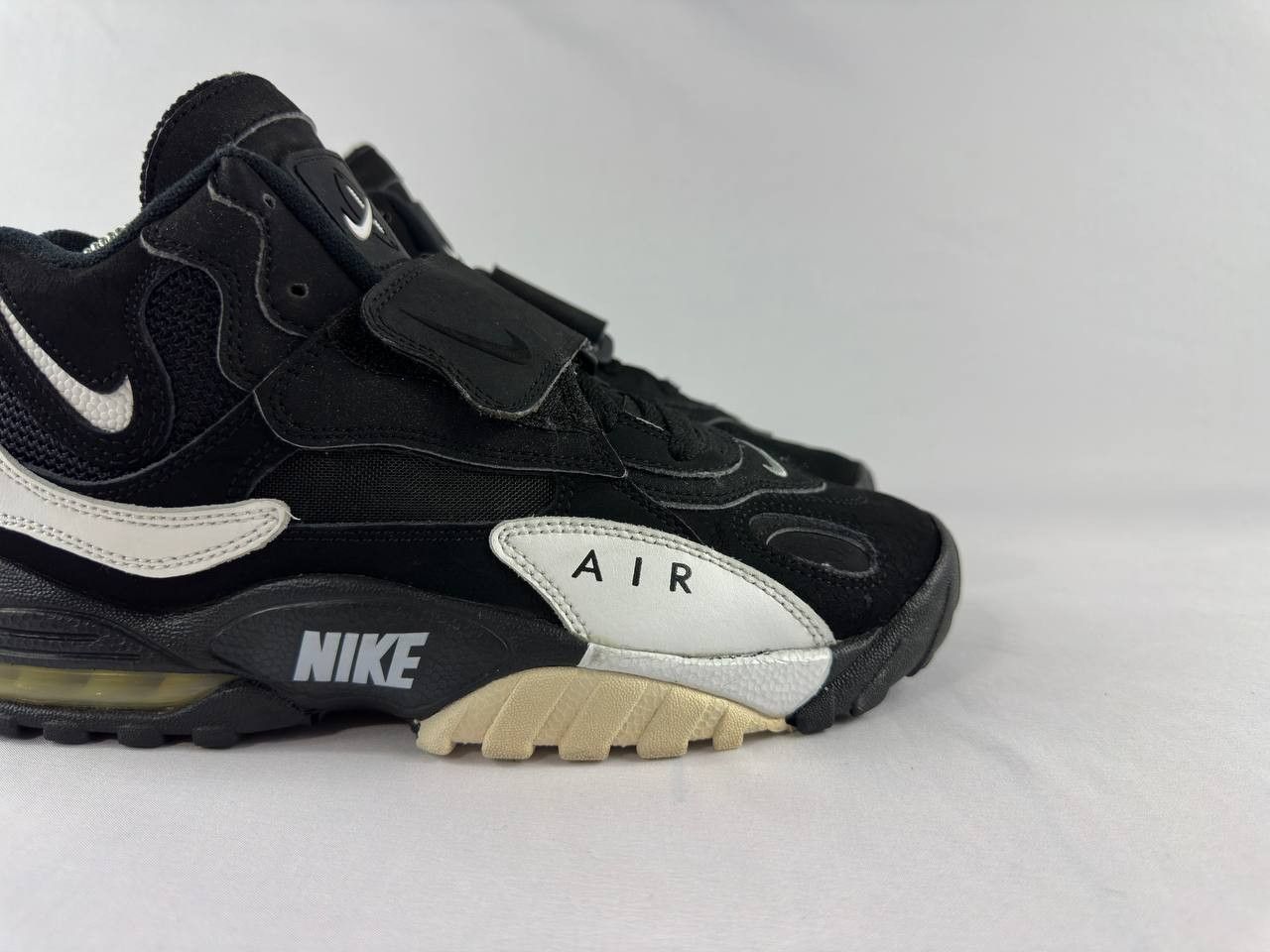 Nike Nike Air Max Zoom Turf 'Black White Yellow' 2012 Size US 7.5 / EU 40-41 - 3 Thumbnail