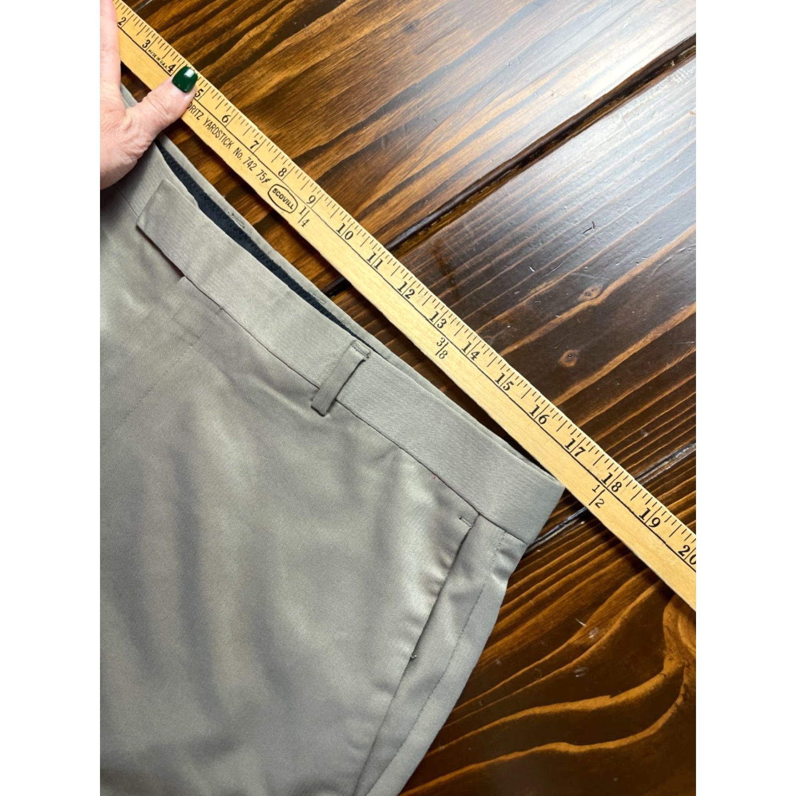Liz Claiborne VINTAGE Claiborne Dress Pants Men’s 34/29 Tan Hook & Eye Pockets Flap Front Dress Pants Mens Size US 34 / EU 50 - 7 Thumbnail