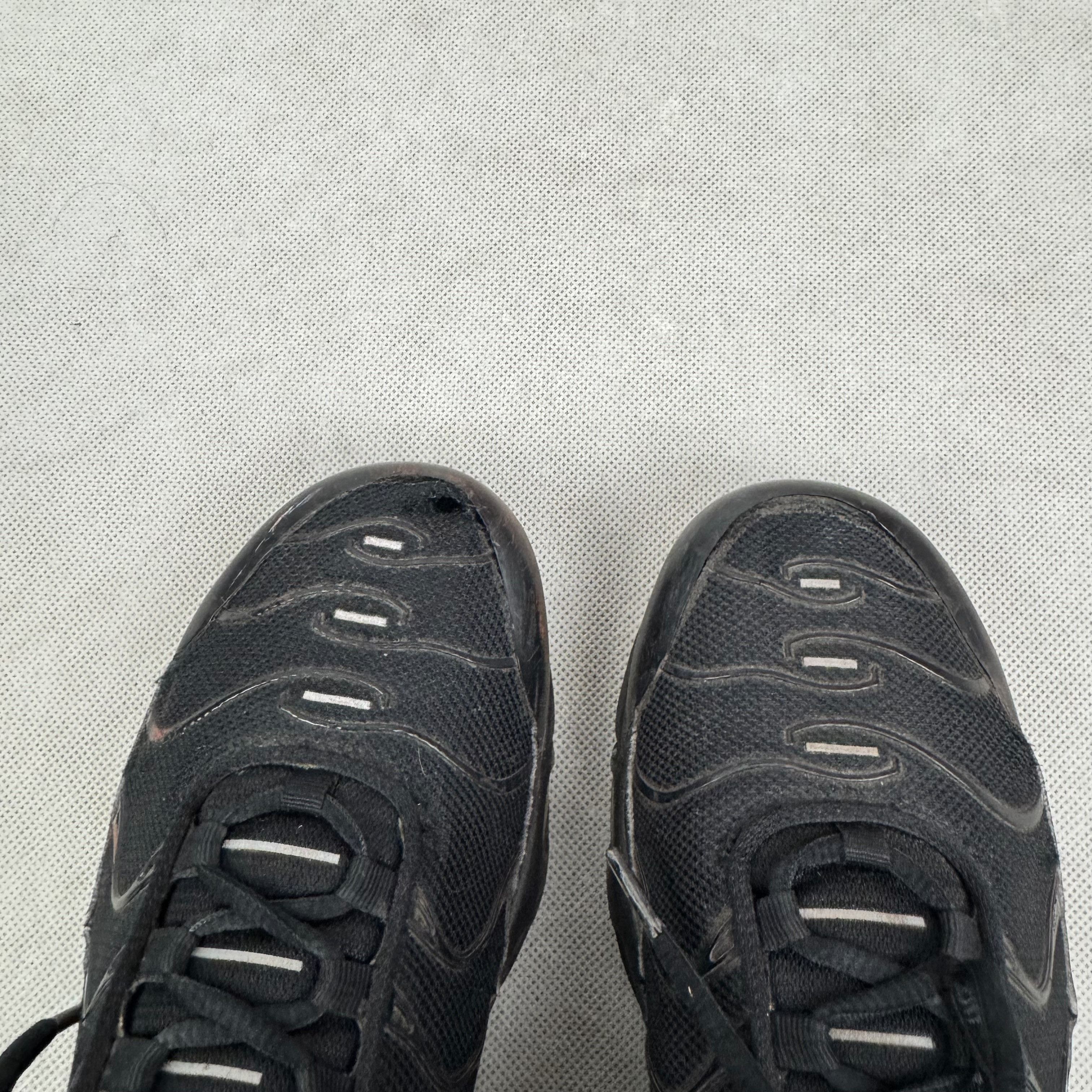 Nike Nike Air Max Plus Core Black Swoosh Athletic Sneaker Shoes 7 Size US 7 / EU 40 - 5 Thumbnail