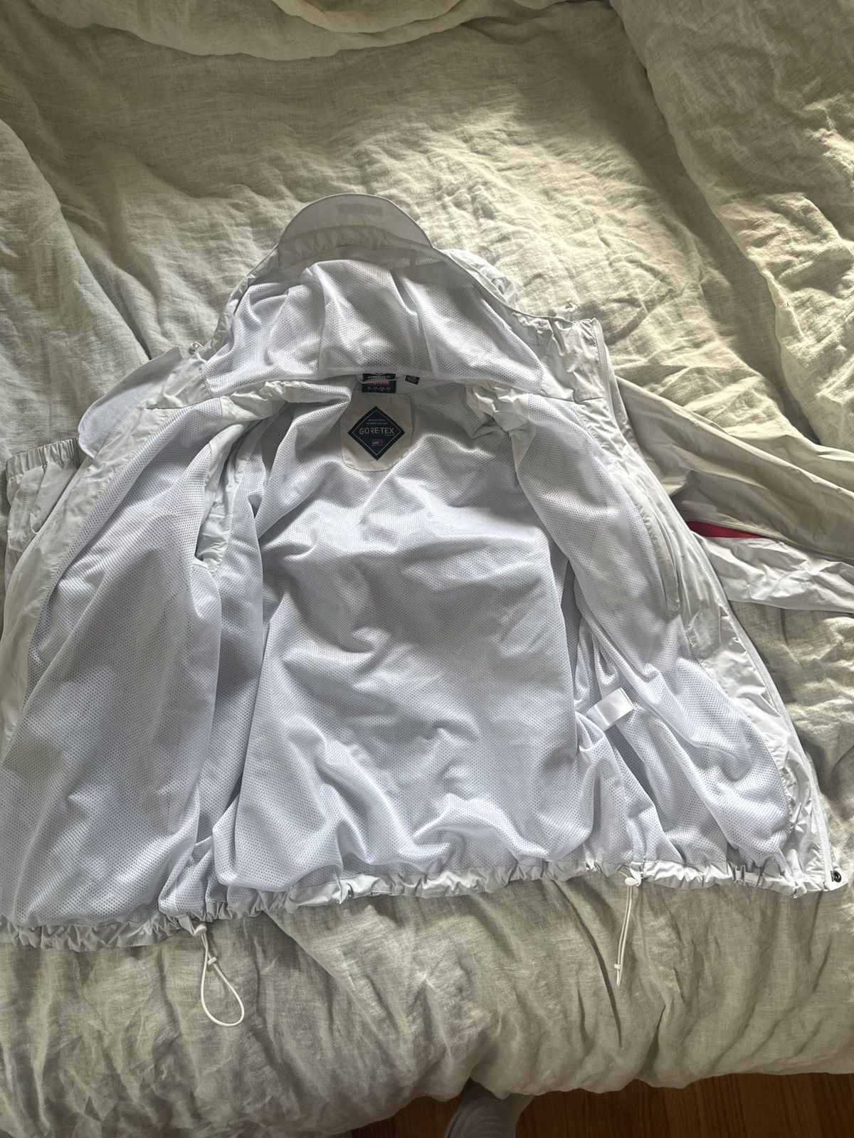 Supreme × Umbro Supreme umbreo white gore tex jacket Size US S / EU 44-46 / 1 - 5 Thumbnail