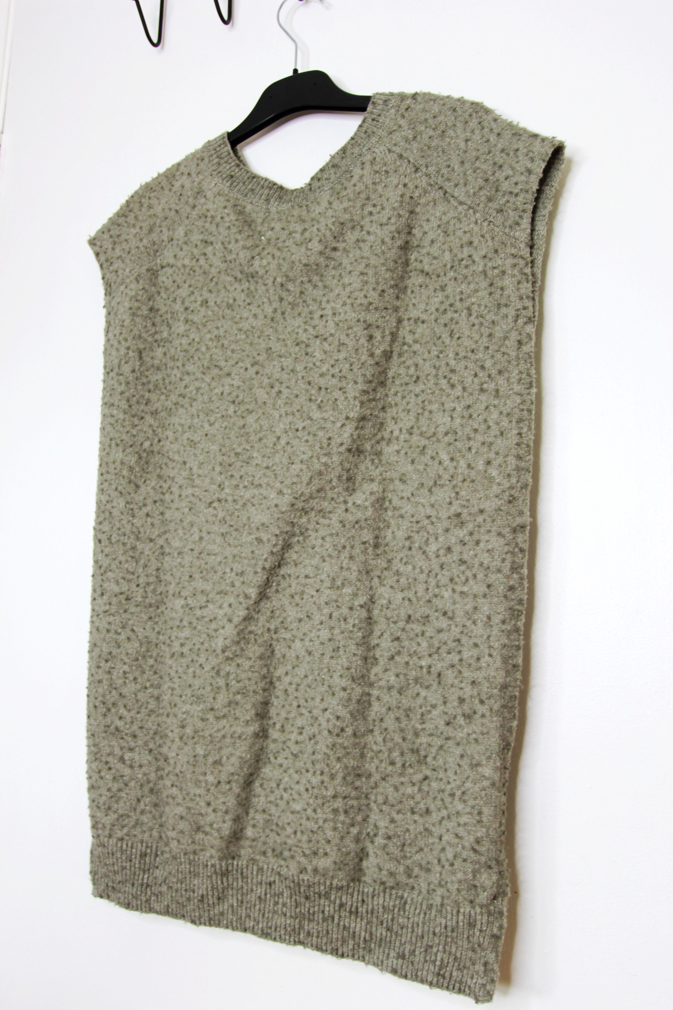 Maison Margiela BNWT SS25 MAISON MARGIELA KNIT STOLE VEST S Size US S / EU 44-46 / 1 - 7 Thumbnail