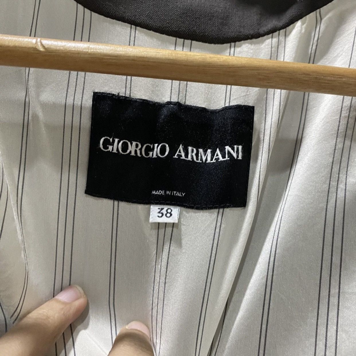 Giorgio Armani Archival Giorgio Armani Made in Italy Two-Button Blazer Grey Size 38R - 9 Thumbnail