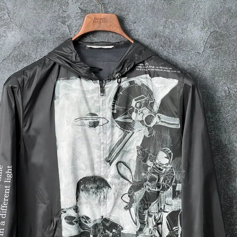 Valentino Valentino Around the universe print hooded jacket Size US M / EU 48-50 / 2 - 3 Thumbnail