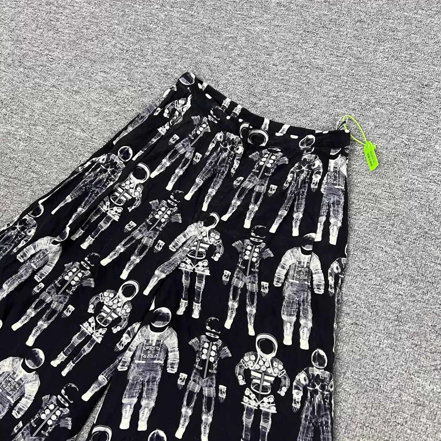 Chanel Chanel Runway Robot Print Wide-leg Pants 34 99 New Size 25" / US 0 / IT 36 - 5 Thumbnail