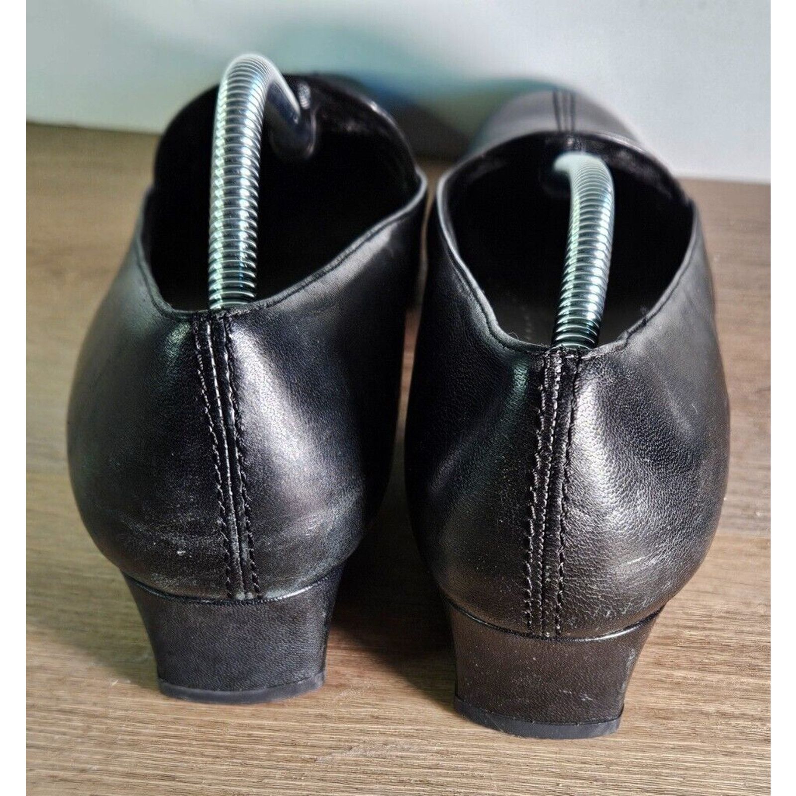 Other Women’s Black Leather Low Heel Dress Shoes Slip-On Size 8 Size US 8 / IT 38 - 4 Thumbnail