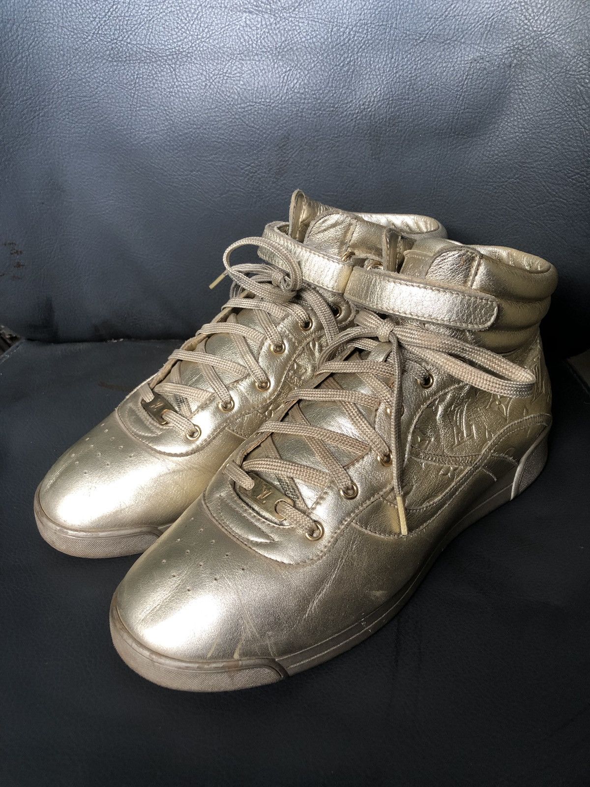 Louis Vuitton Louis Vuitton Gold Leather Women’s High Top Sneakers Sz 36 Size US 6 / IT 36 - 3 Thumbnail