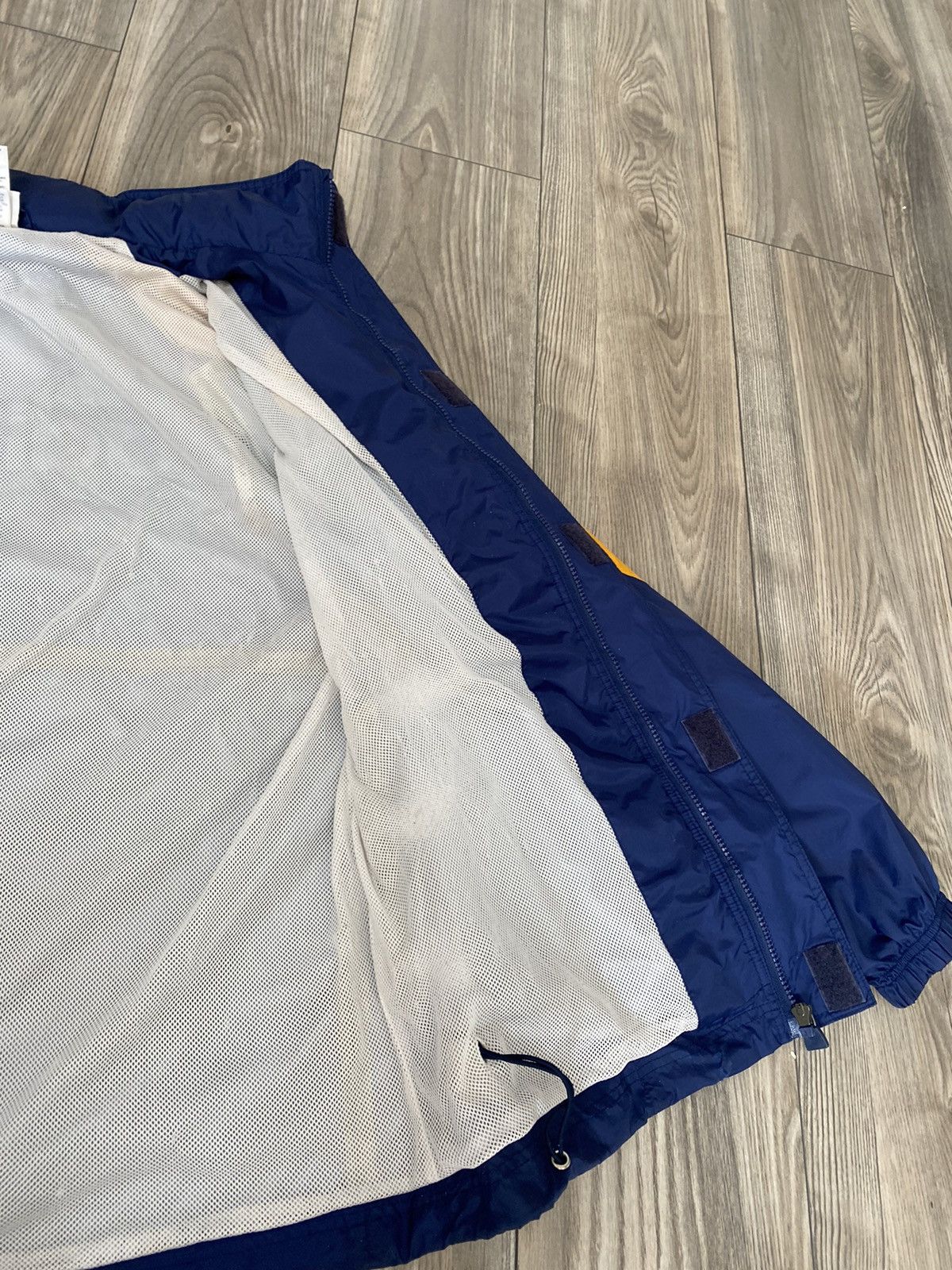 Adidas Vintage Adidas F.C. Real Madrid Blue Jacket Size M Size US M / EU 48-50 / 2 - 11 Thumbnail