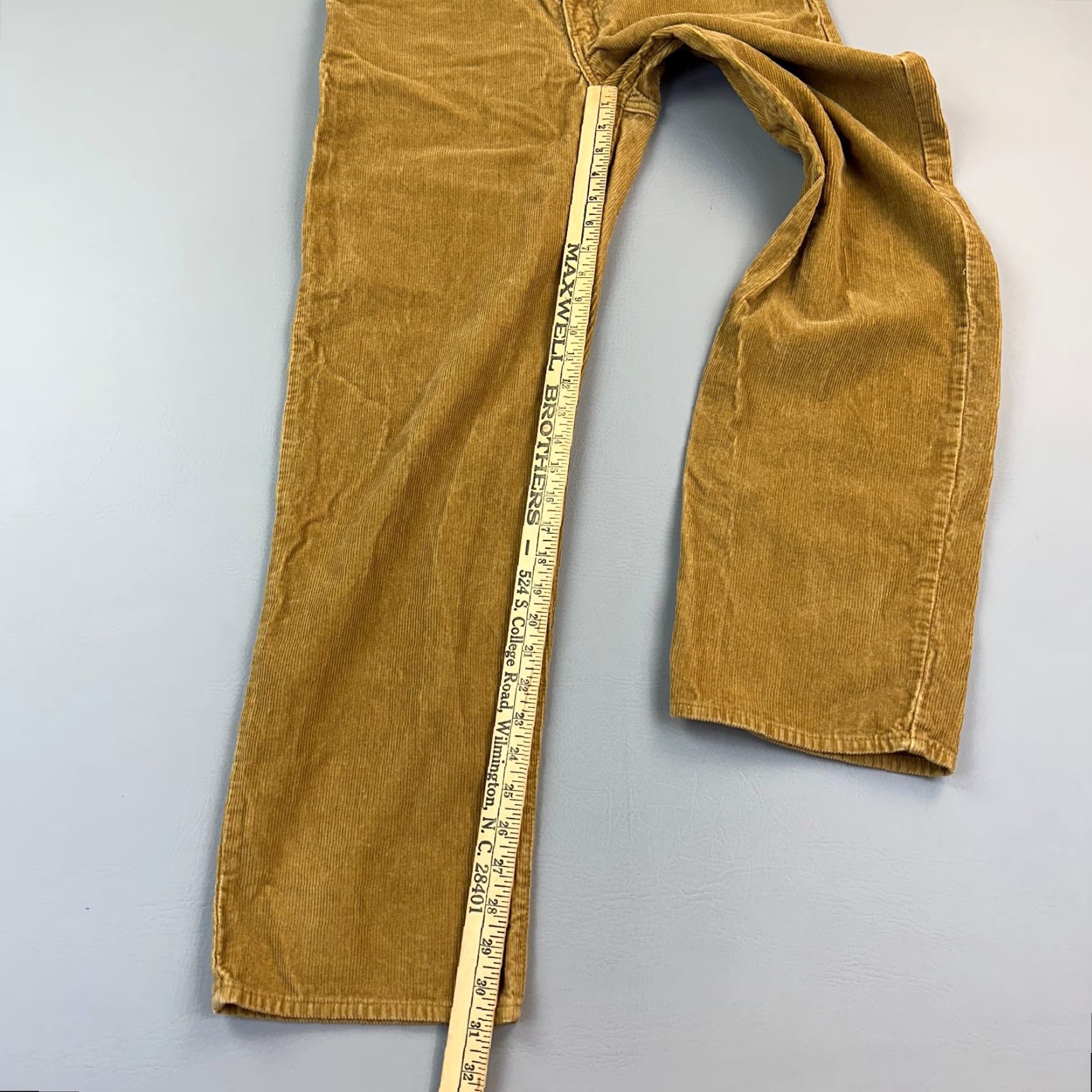 Levi's VINTAGE Levi's Pants Baggy 1990s 90s Corduroy Brown Relaxed Straight Women's 28 30x31 Chino Logo Pockets Retro Casual Workwear Ocean? Size 28" / US 6 / IT 42 - 2 Thumbnail