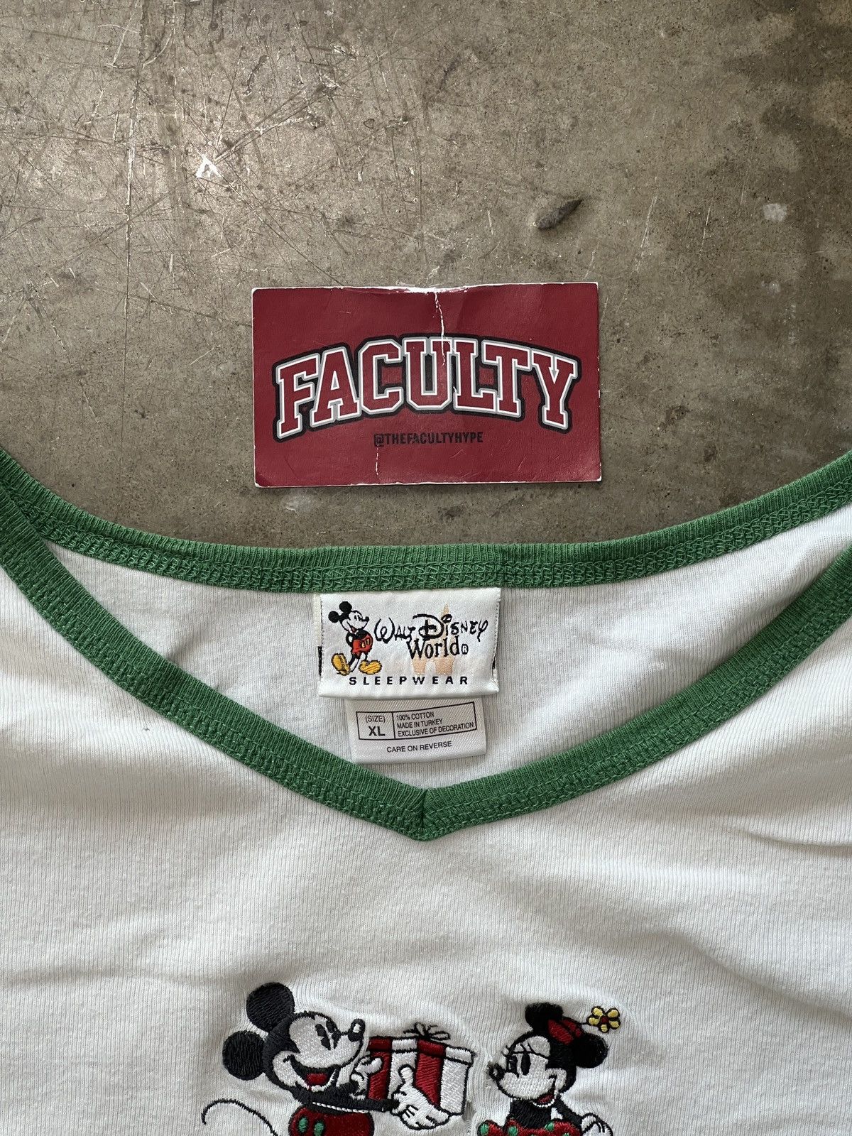 Disney × Vintage Vintage 90s V Neck Mickey Minnie Mouse Walt Disney W Tee XL Size XL / US 12-14 / IT 48-50 - 3 Thumbnail