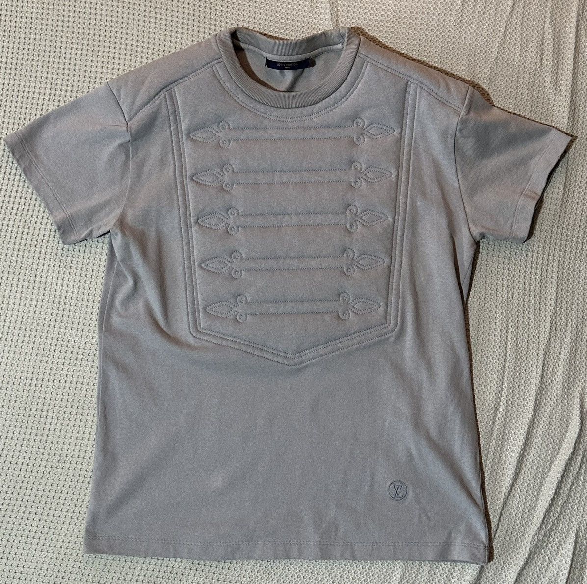 Louis Vuitton LOUIS VUITTON Men's Plastron T-Shirt Size XS Size US XS / EU 42 / 0 - 1 Thumbnail