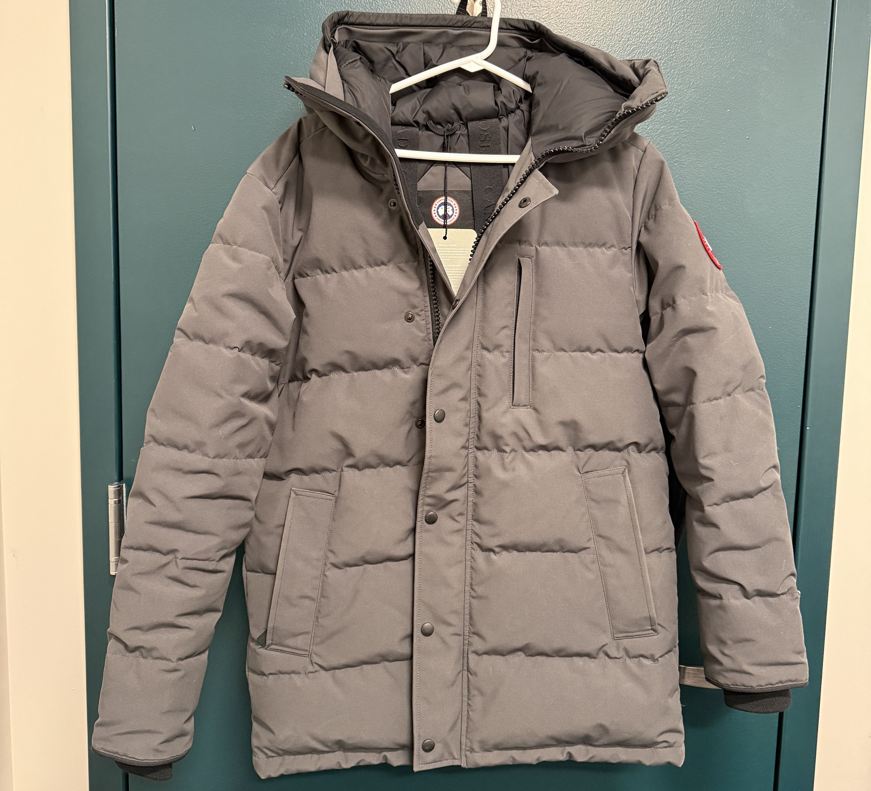 Canada Goose NWT Canada Goose Carson Parka in Graphite (Men's Small) Size US S / EU 44-46 / 1 - 1 Thumbnail