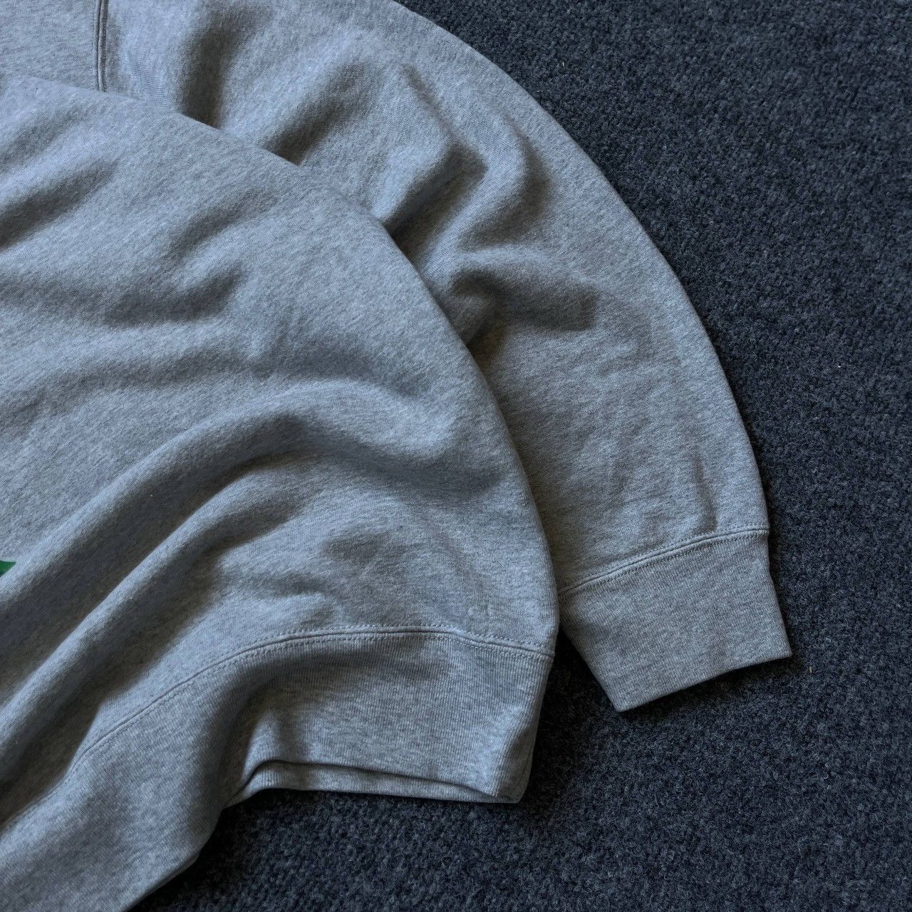 Uniqlo VTG Mans Peter Saville & Louvre Museum Uniqlo Sweatshirts Size US M / EU 48-50 / 2 - 14 Thumbnail