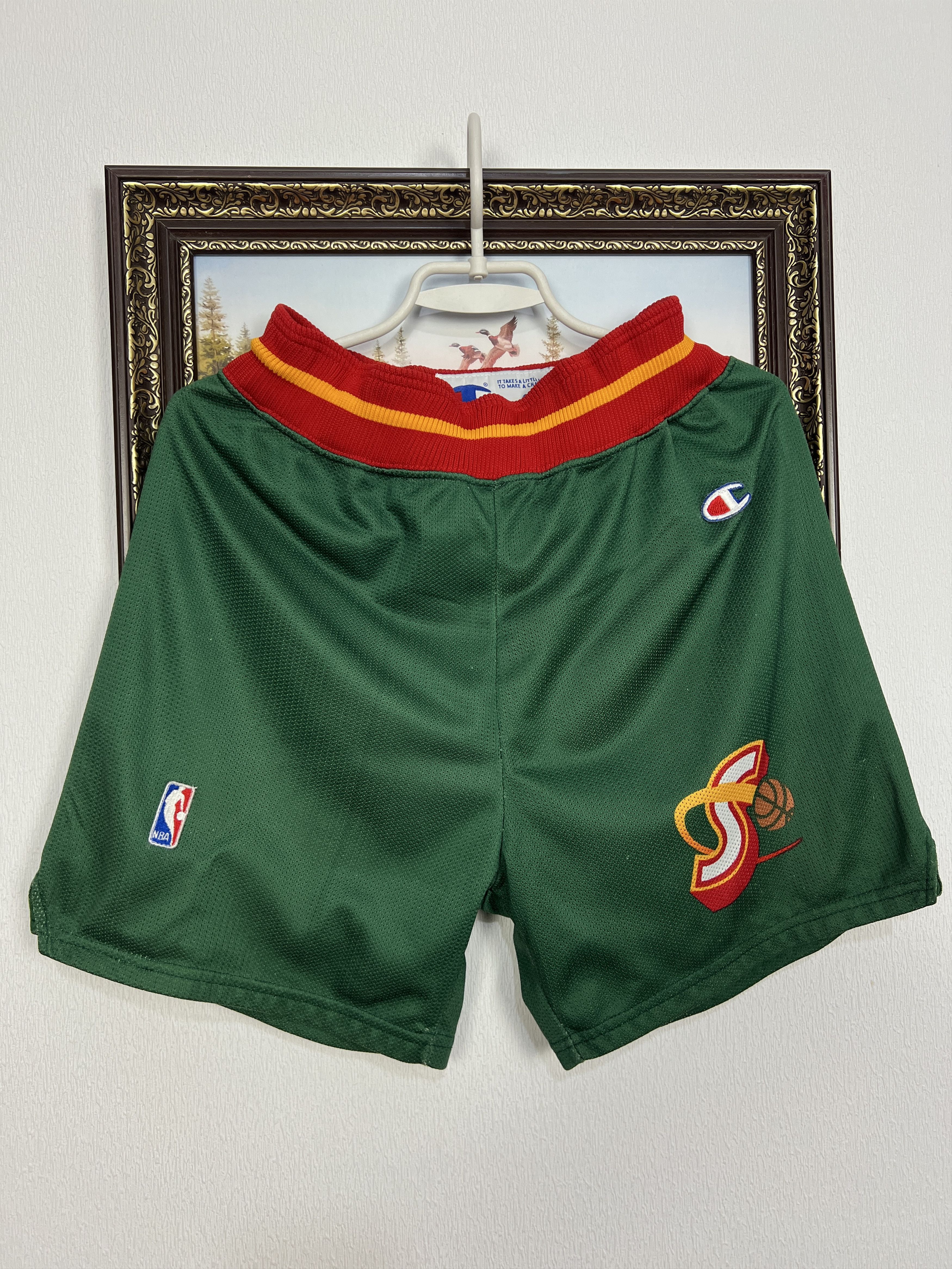 Champion Vintage 90's Champion Seattle Super Sonics NBA Shorts Rare Size US 30 / EU 46 - 1 Thumbnail