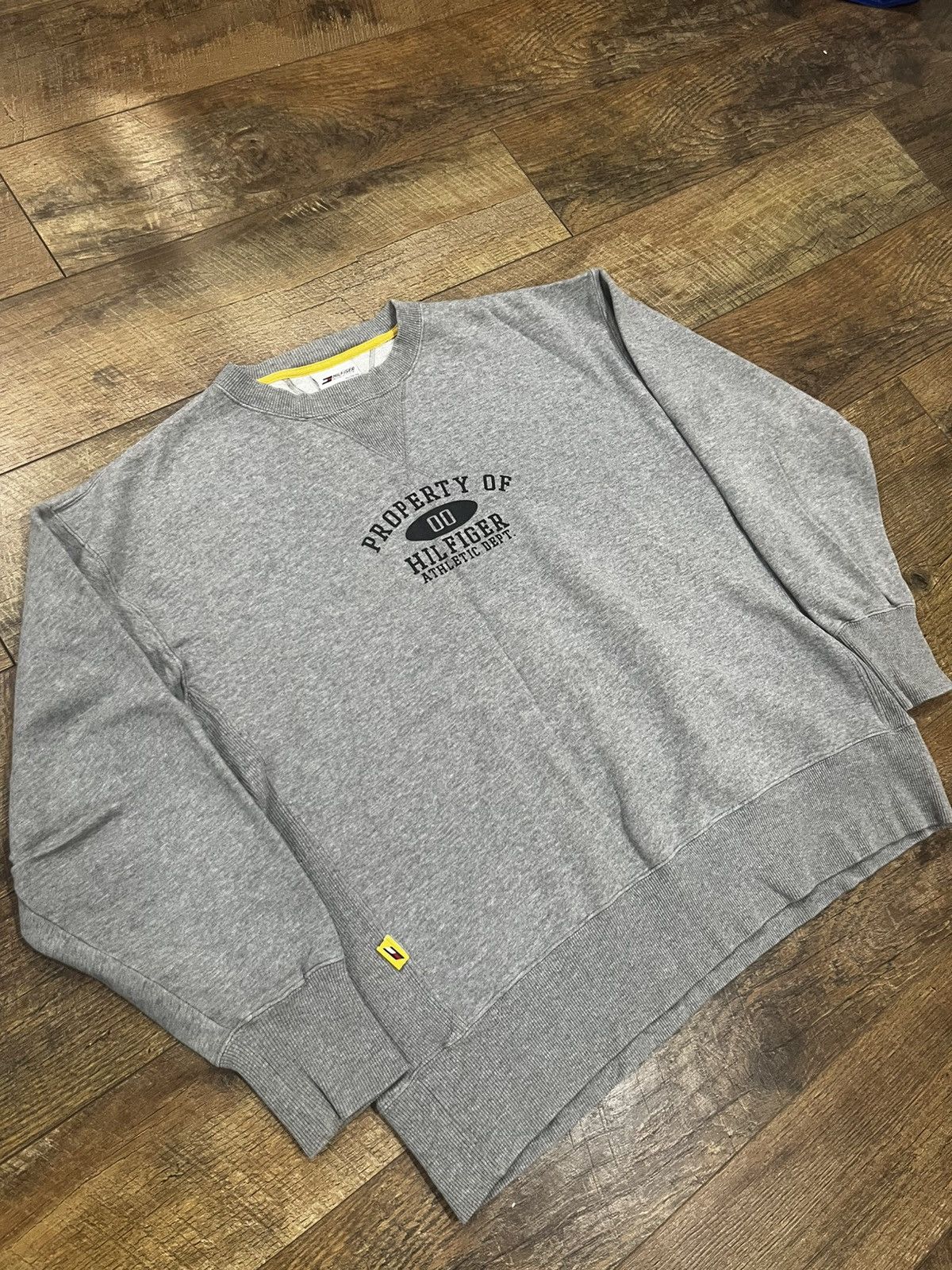 Tommy Hilfiger Vtg 90s Hilfiger Athletics Reverse Weave Crewneck Grey XL Size US XL / EU 56 / 4 - 3 Thumbnail