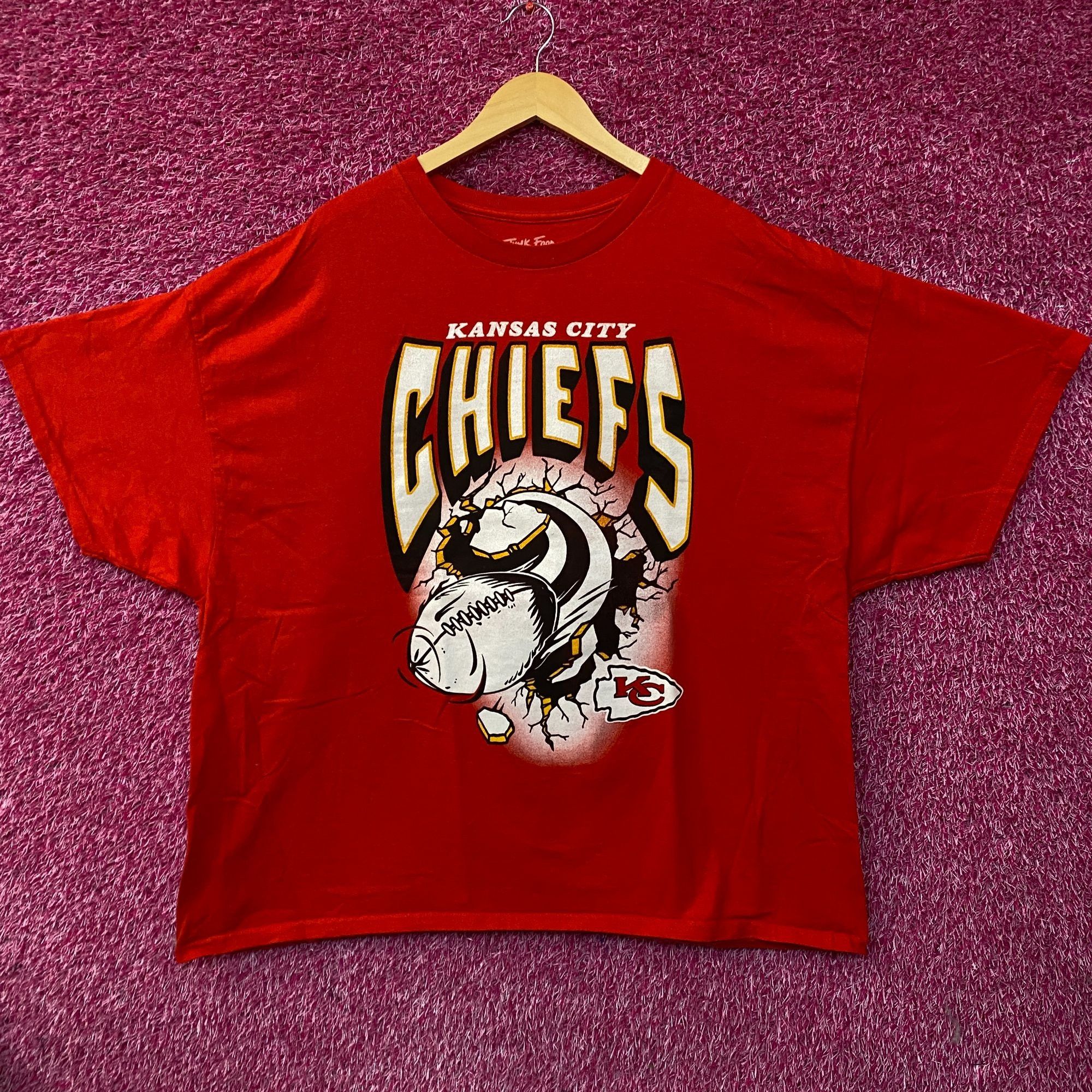 Junk Food Junk Food NFL Kansas City Chiefs Break Through T-Shirt 2XL Size US XXL / EU 58 / 5 - 1 Thumbnail