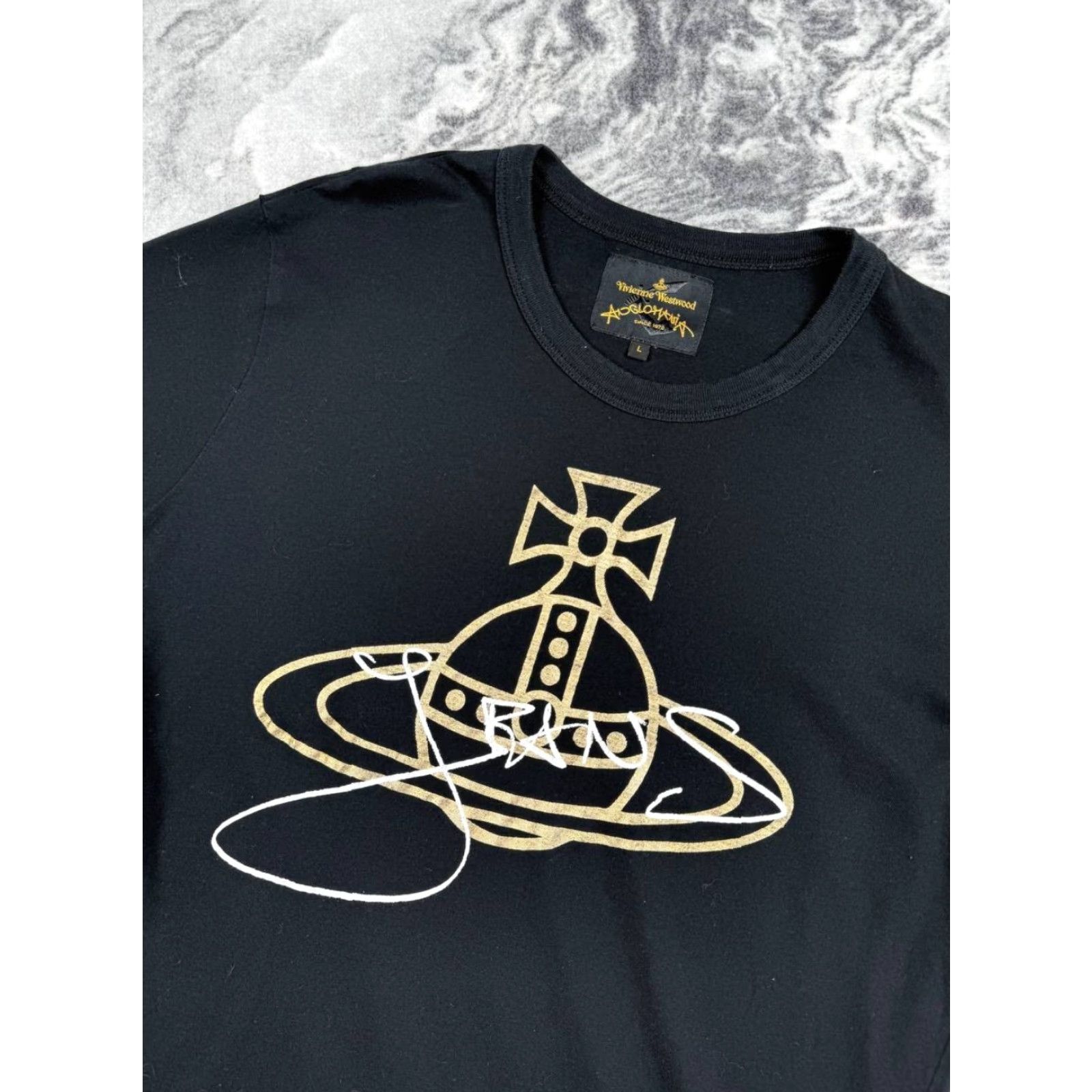 Vivienne Westwood Vivienne Westwood T-Shirt Men L Black Crew Neck Short Sleeve Logo Gold Foil Orb Big Logo Size US L / EU 52-54 / 3 - 2 Thumbnail