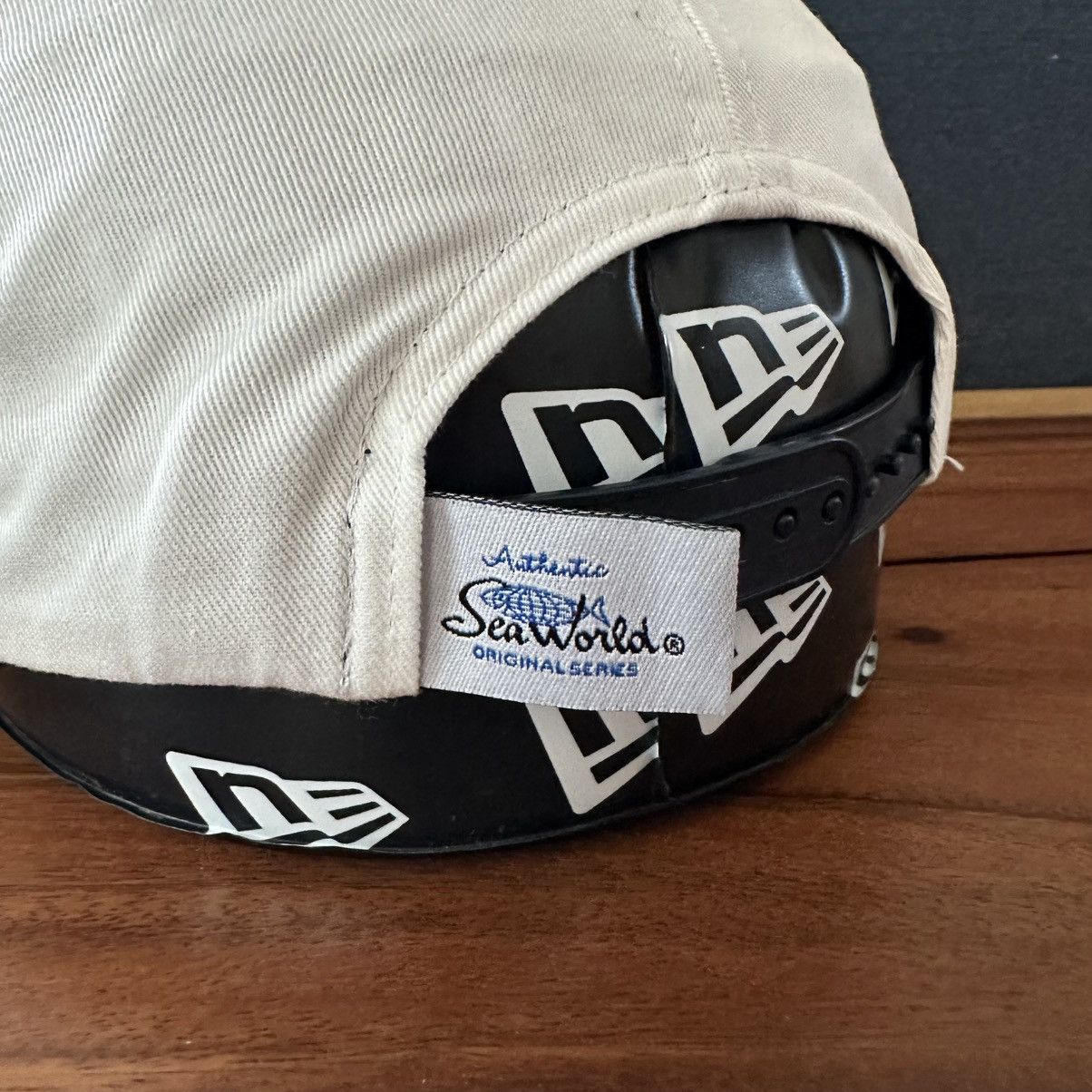 Vintage Vintage 1990s SeaWorld Splash Shamu Snapback Hat, SAMPLE Size ONE SIZE - 7 Thumbnail