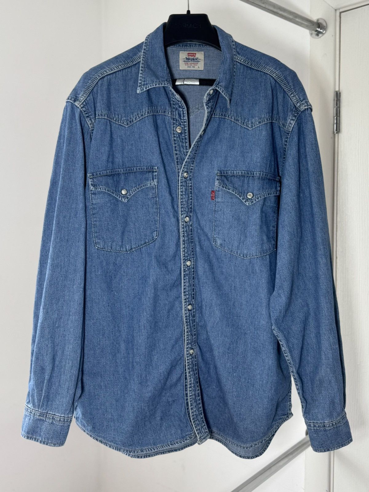 Levi's Vintage Clothing Vintage 1996 Levis Denim Button Up Shirt Size US L / EU 52-54 / 3 - 3 Thumbnail