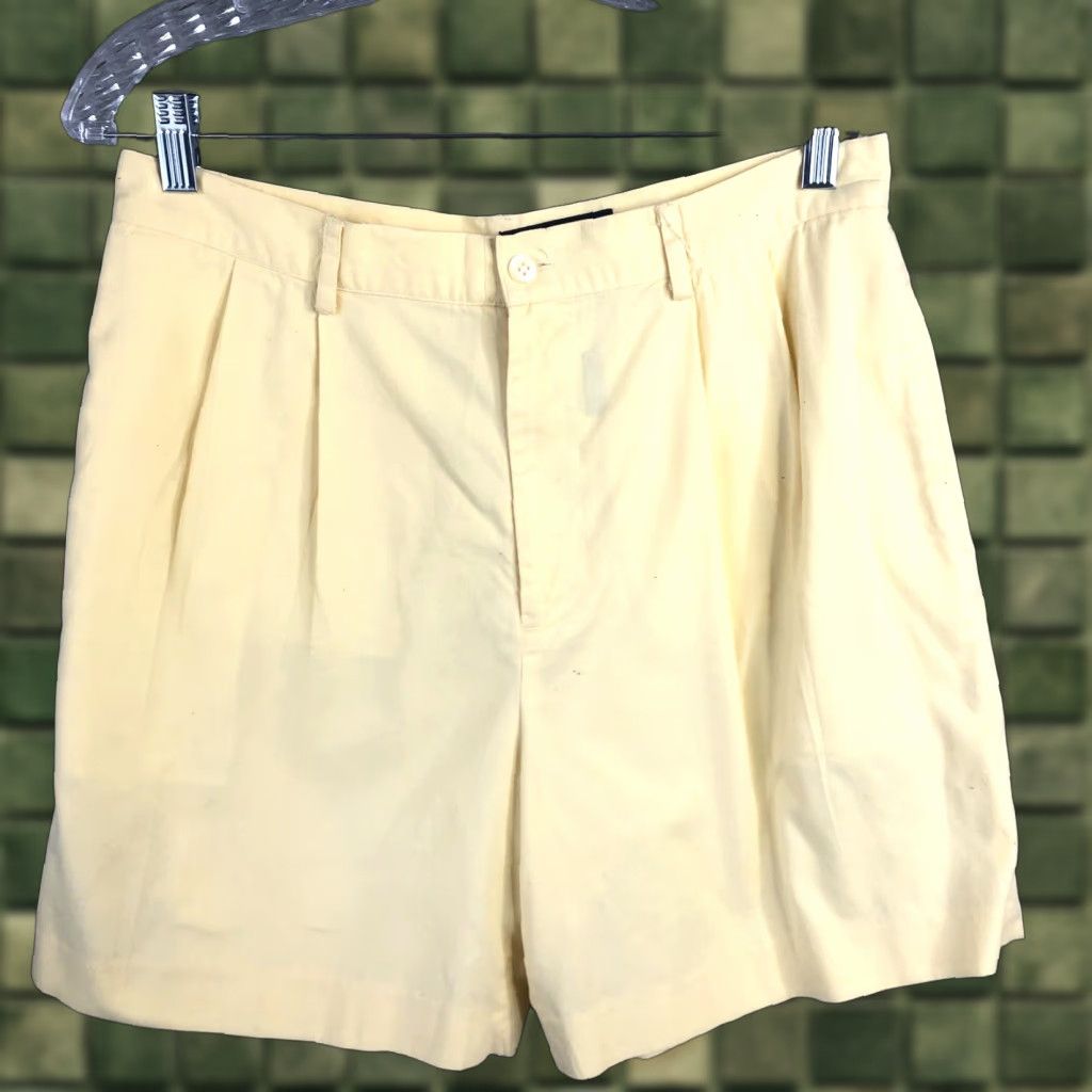Ralph Lauren Ralph Lauren Golf Shorts Womens 10 Pale Yellow 100% Cotton Chino 5-Pocket Classic Waist 31in Lightweight Breathable Vintage Preppy Casual Size 32" / US 10 / IT 46 - 1 Thumbnail