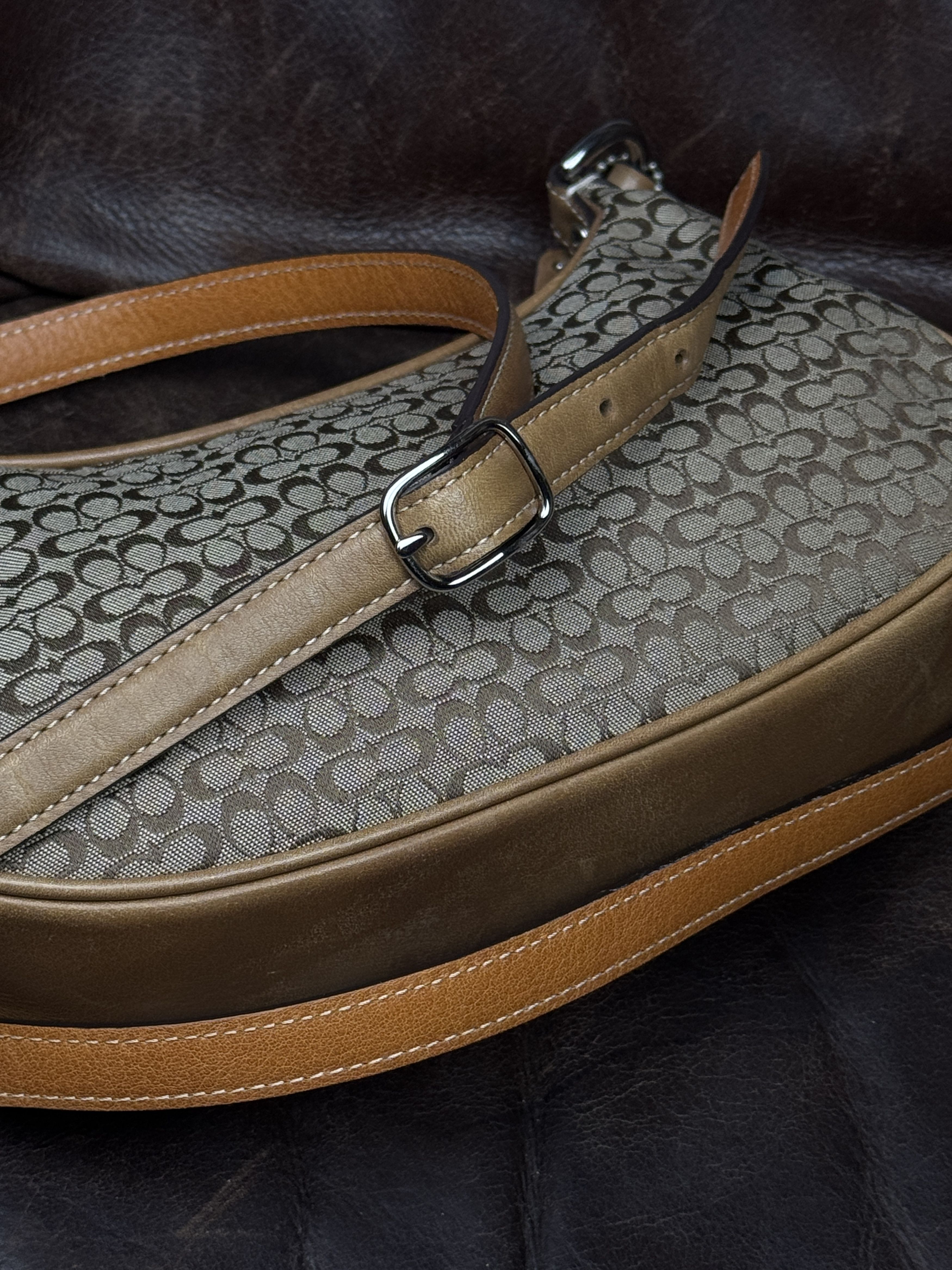 Coach Beautiful Vintage Coach Sufflette Hobo Signature Bag Size ONE SIZE - 6 Thumbnail