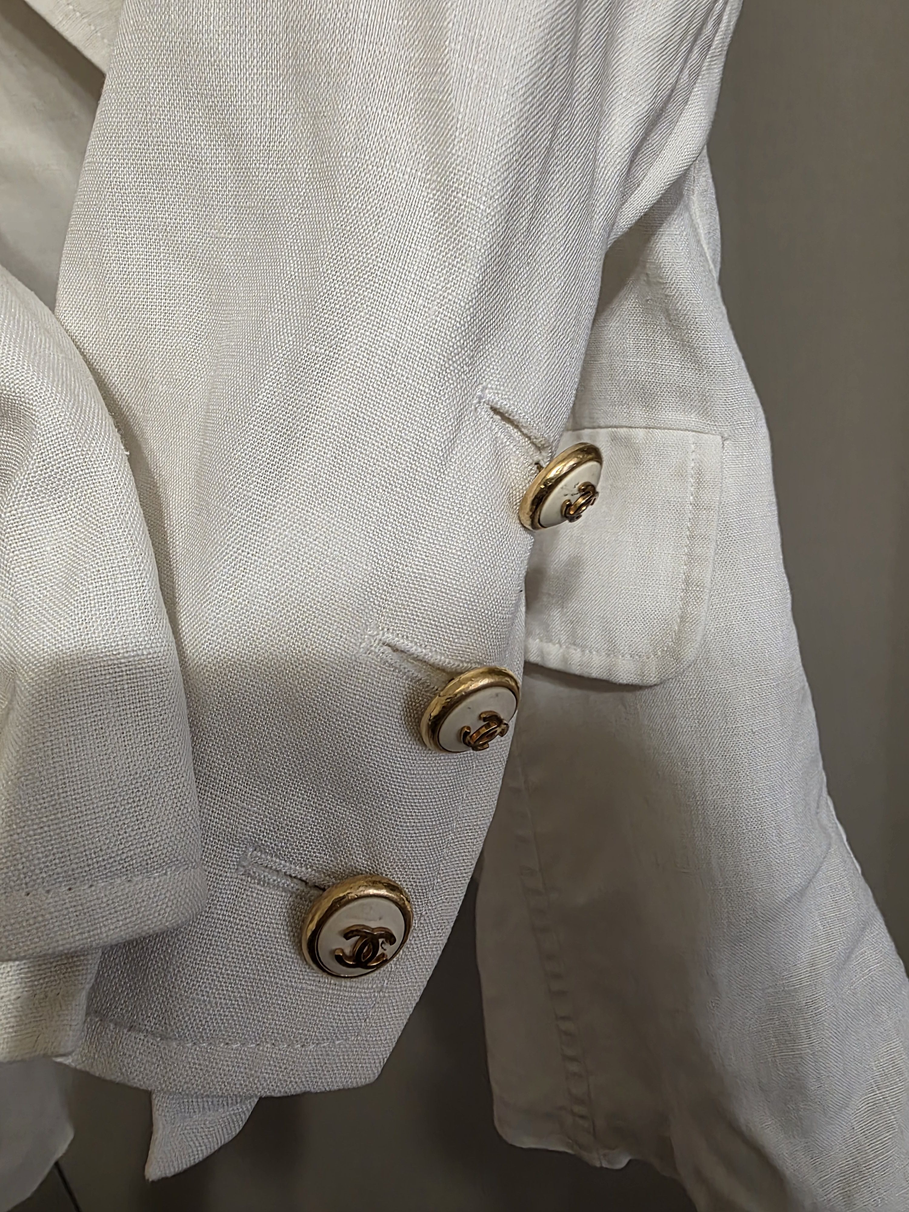 Chanel Vintage90s Chanel Boutique Linen Blazer with Gold CC Buttons Size L / US 10 / IT 46 - 7 Thumbnail