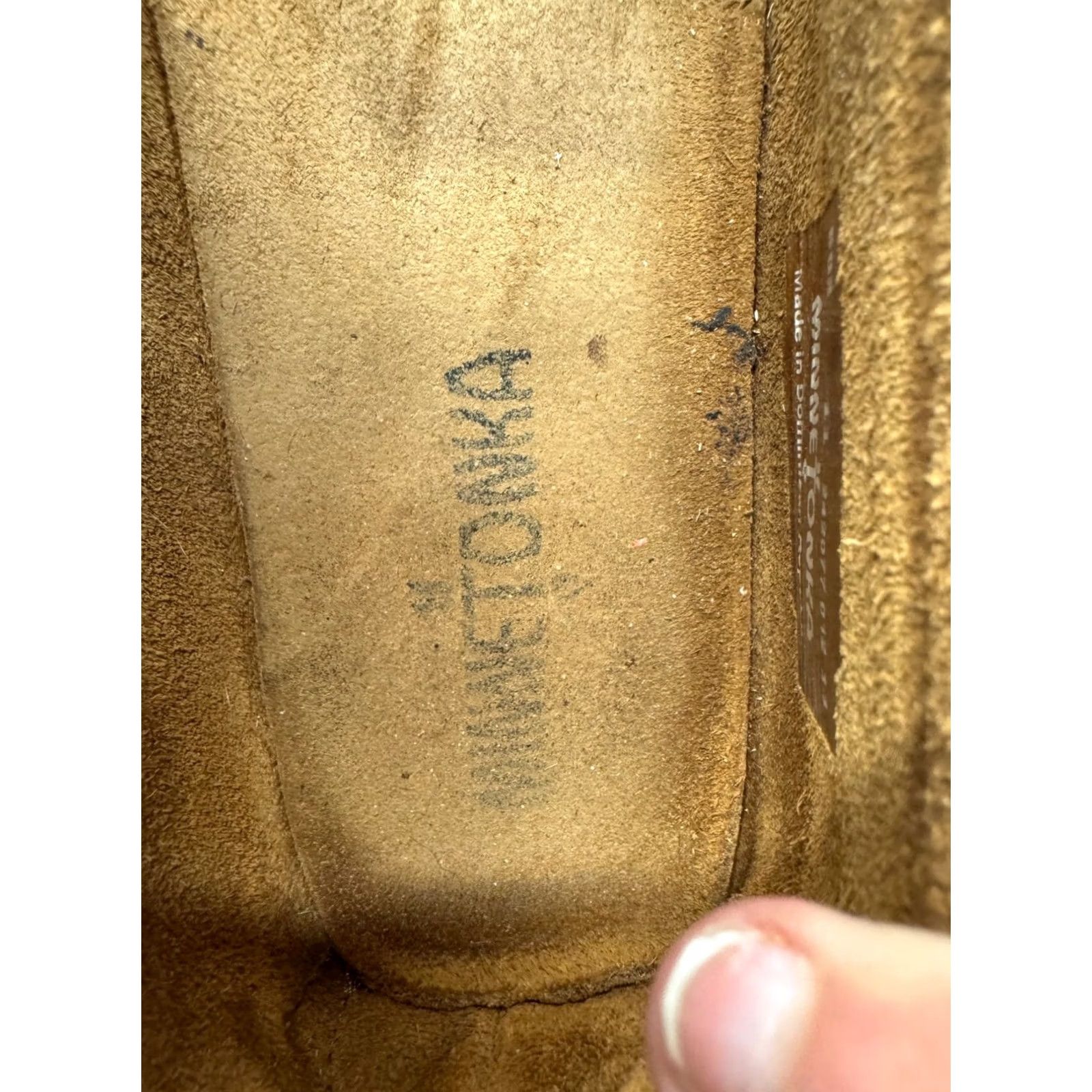 Minnetonka VINTAGE Minnetonka Brown Suede Moccasins Beaded Thunderbird Design Womens 7 Slip On Flat All Season XS? Size US 7 / IT 37 - 7 Thumbnail