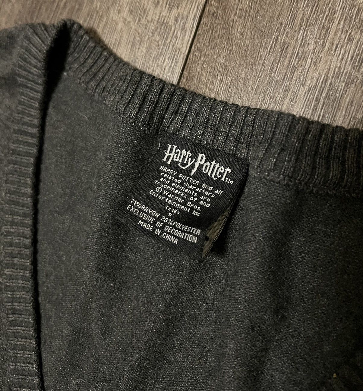 Universal Studios Universal Studios Harry Potter Gryffindor Cardigan Sweater Size S / US 4 / IT 40 - 3 Thumbnail
