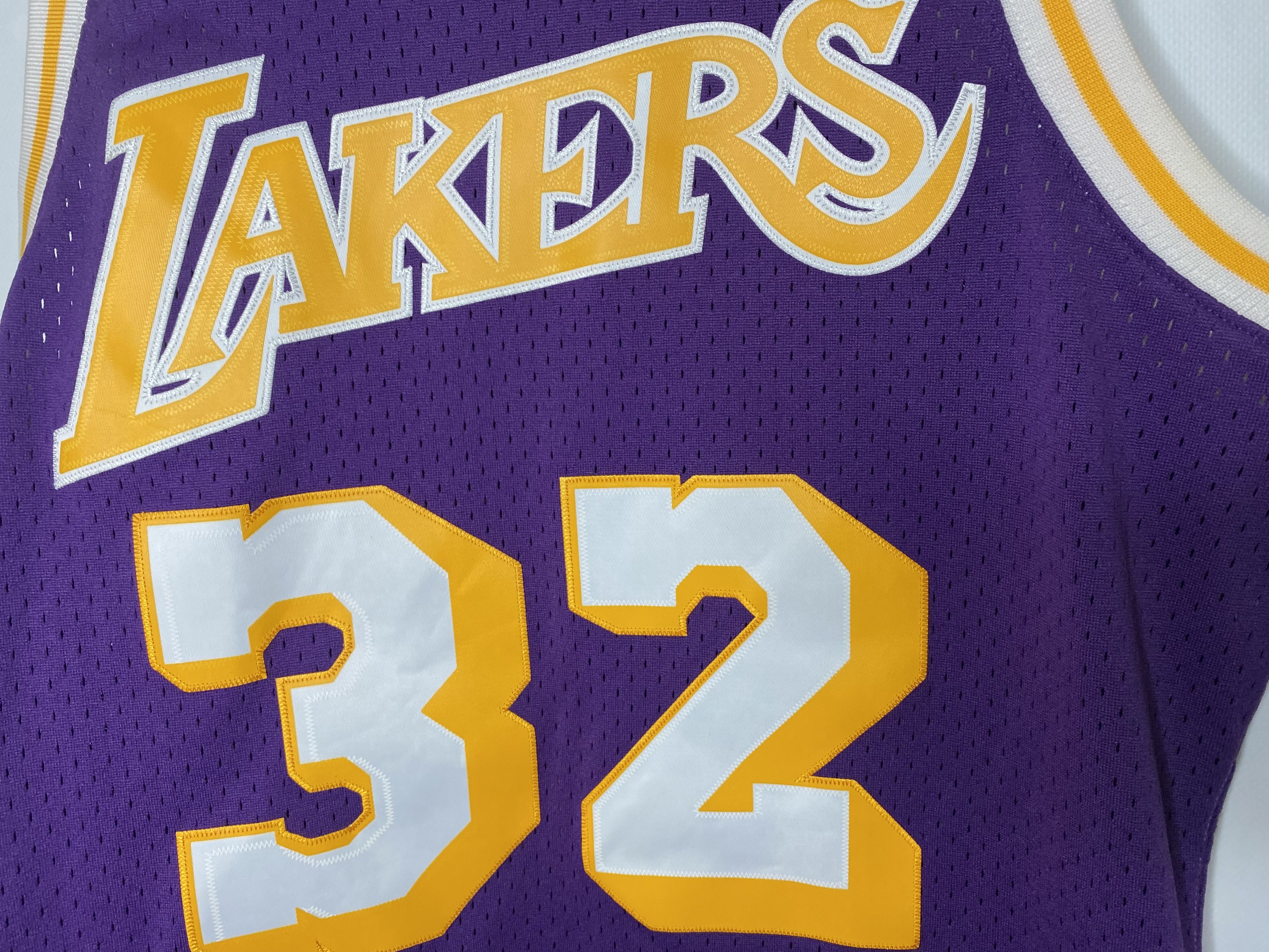 Mitchell & Ness × NBA JOHNSON #32 LOS ANGELES LAKERS BASKETBALL NBA JERSEY 1984 Size US L / EU 52-54 / 3 - 4 Thumbnail