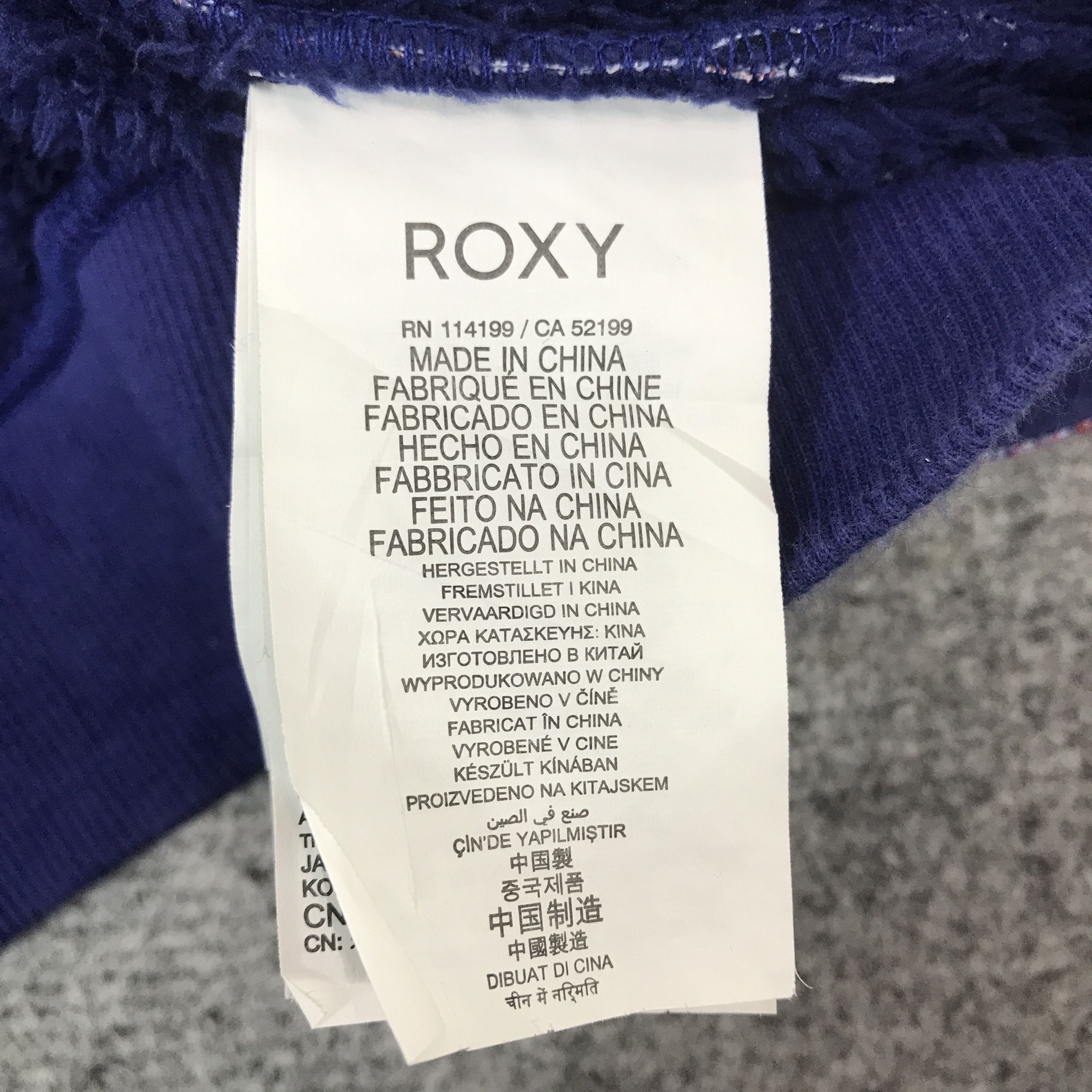 Japanese Brand Roxy Designer Zipper jacket With Hoodie Size US S / EU 44-46 / 1 - 11 Thumbnail