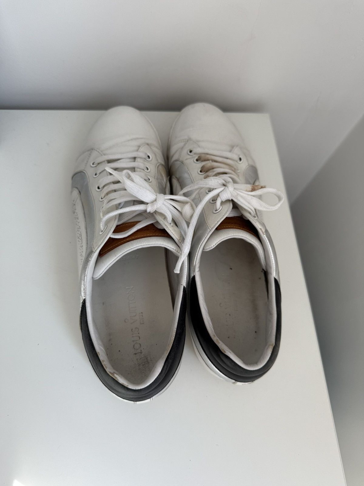 Louis Vuitton Louis Vuitton White Leather Template Logo Sneakers Size US 10 / EU 43 - 4 Thumbnail