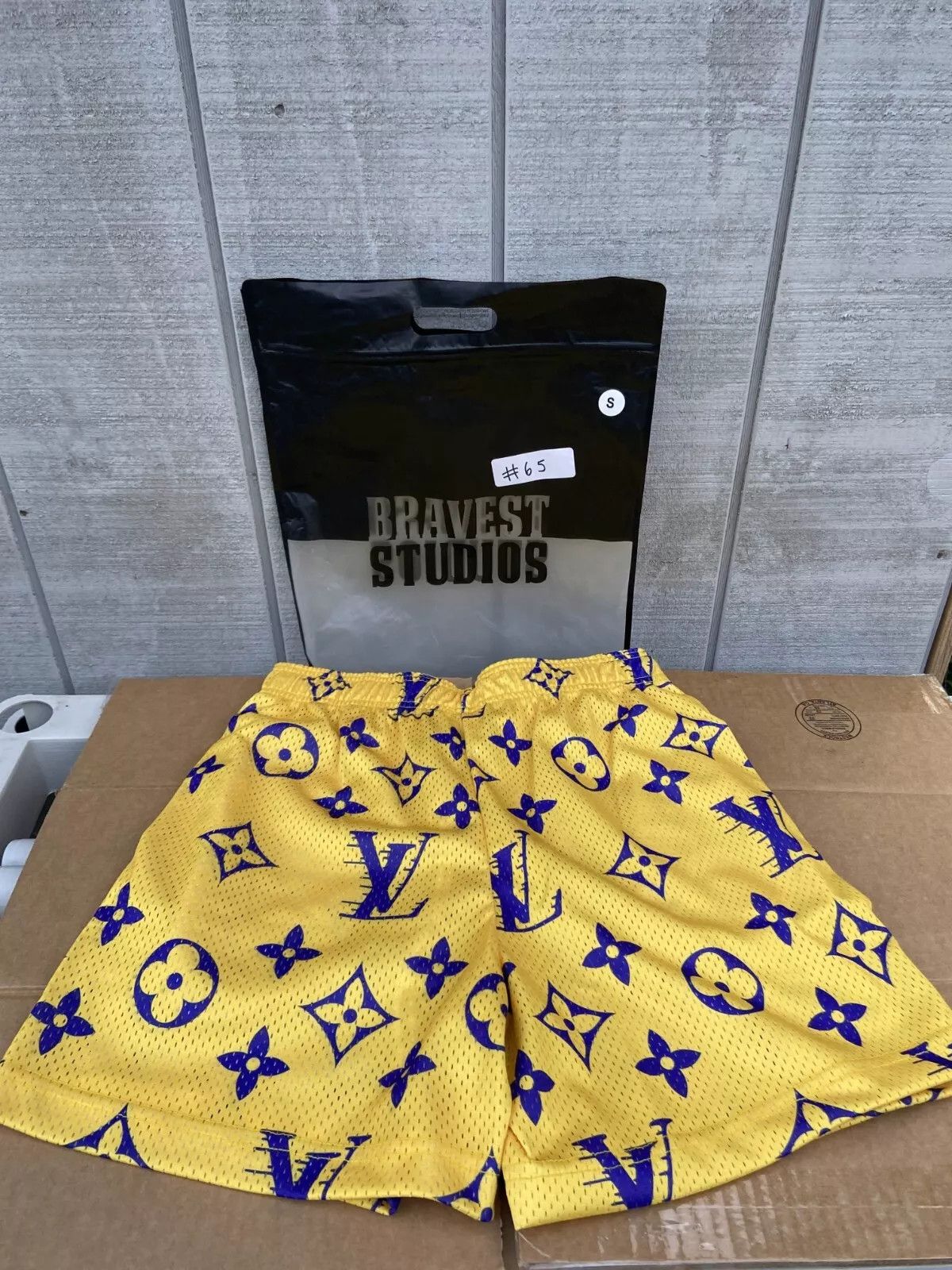 Bravest Studios ⚡ Bravest Studios LA Lakers LV Yellow Shorts S Small NEW⚡️ Size US 28 / EU 44 - 4 Thumbnail